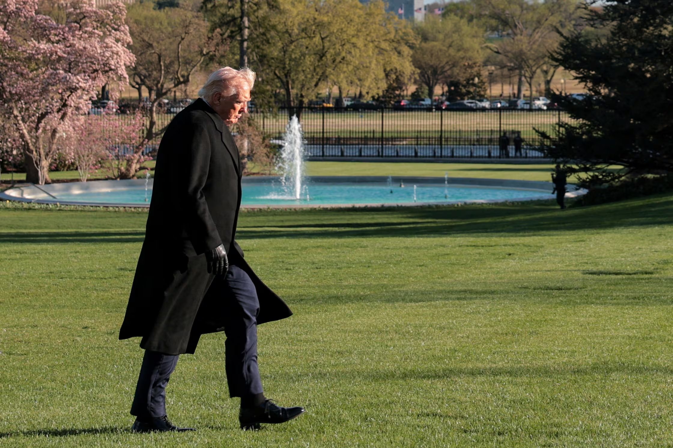 El presidente indicó que ese gesto demuestra que “estamos tratando con las personas correctas” y agregó que existen contactos en curso con representantes iraníes (REUTERS)