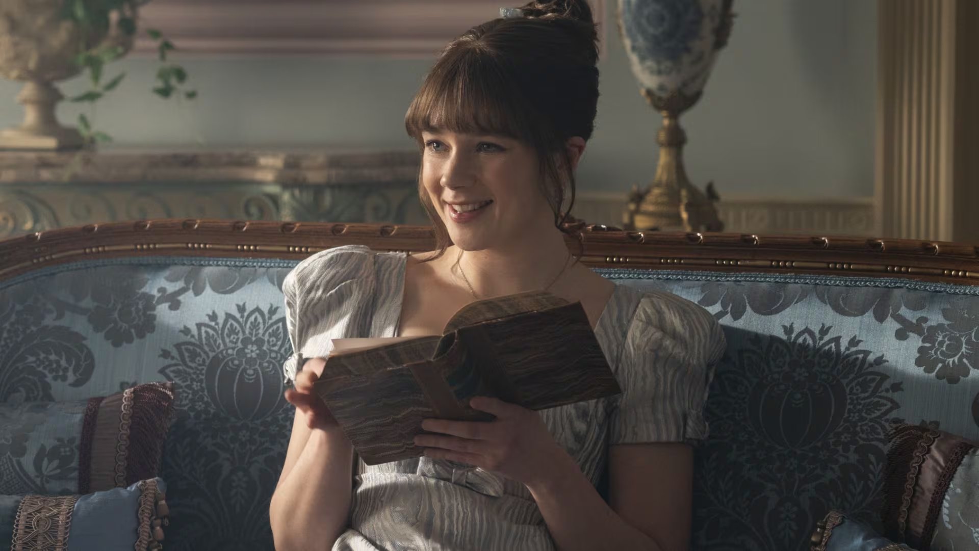 Eloise Bridgerton emerge como otra posible protagonista para la próxima temporada, con expectativas de mostrar una faceta más romántica y personal (Netflix)