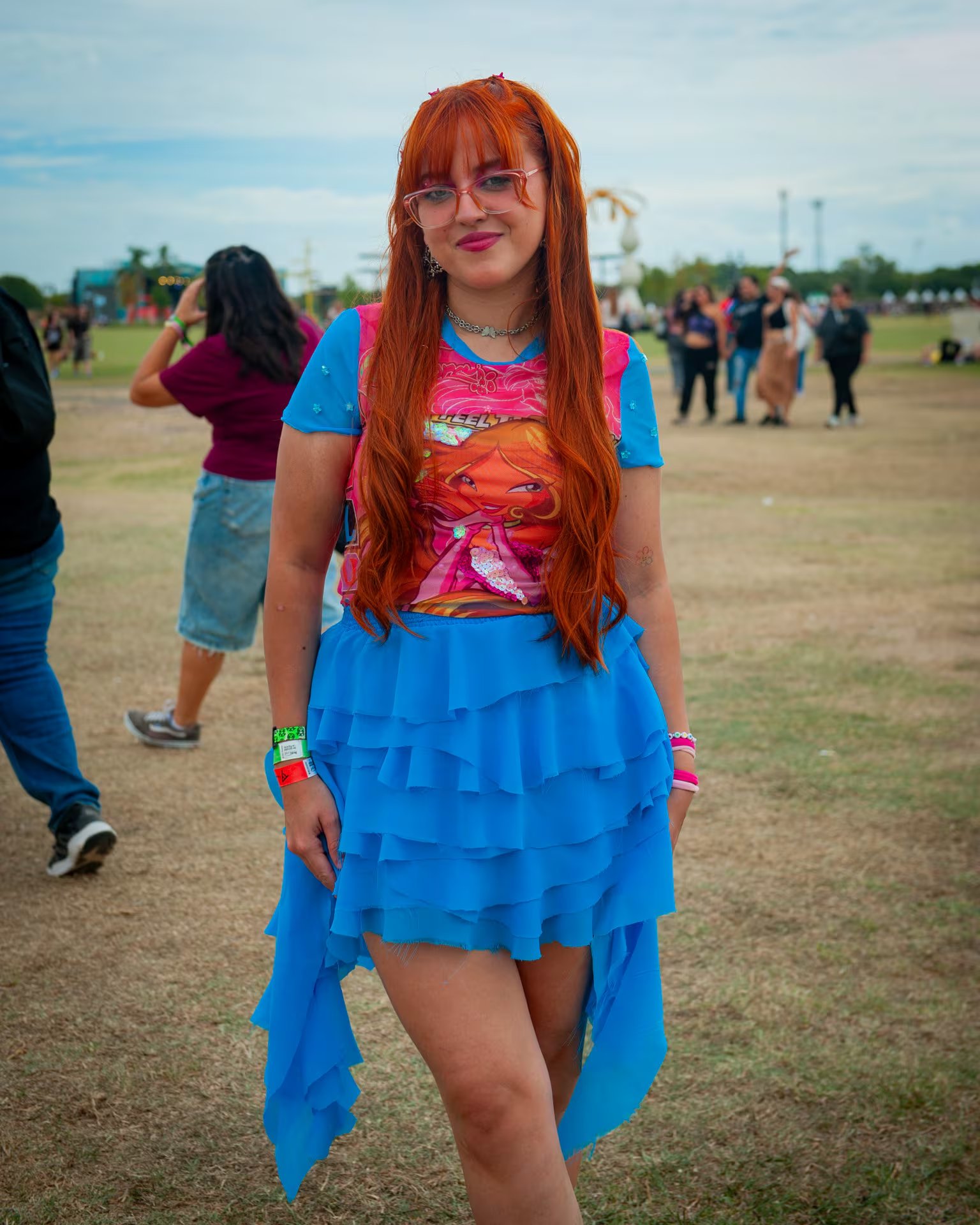  Colores brillantes y guiños a los años 2000 