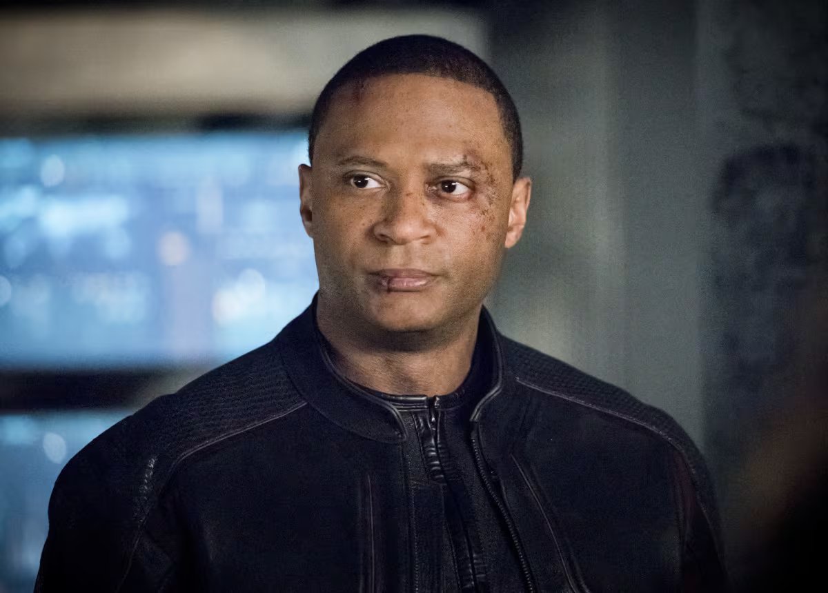 El actor de Arrow y Blue Bloods compartió cómo el diagnóstico de cáncer testicular cambió su perspectiva sobre la vida y la salud mental