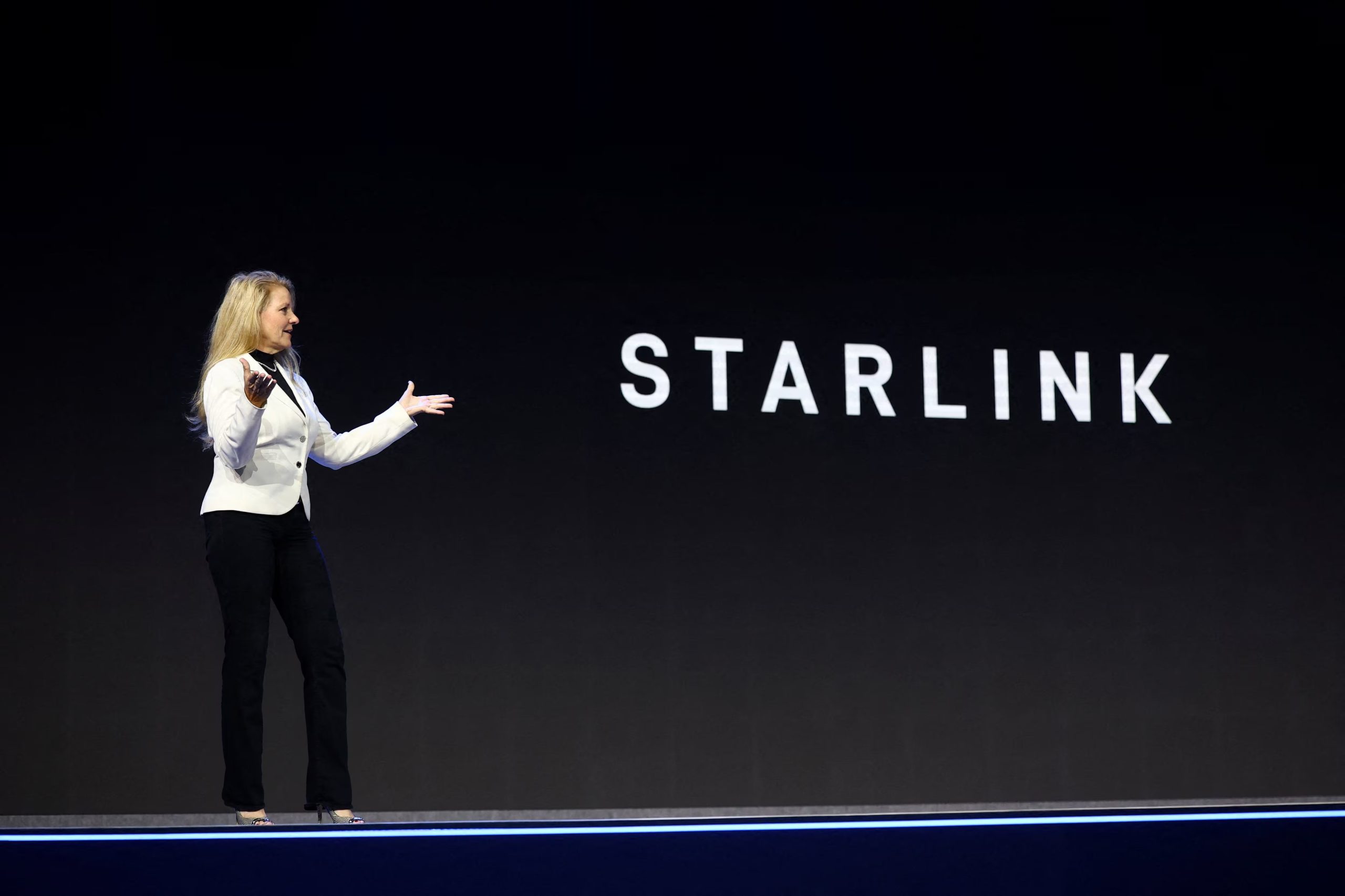 Gwynne Shotwell inspira a nuevas generaciones de mujeres en ingeniería, liderando la expansión de SpaceX hacia una sociedad multiplanetaria y sostenible (REUTERS/Albert Gea)