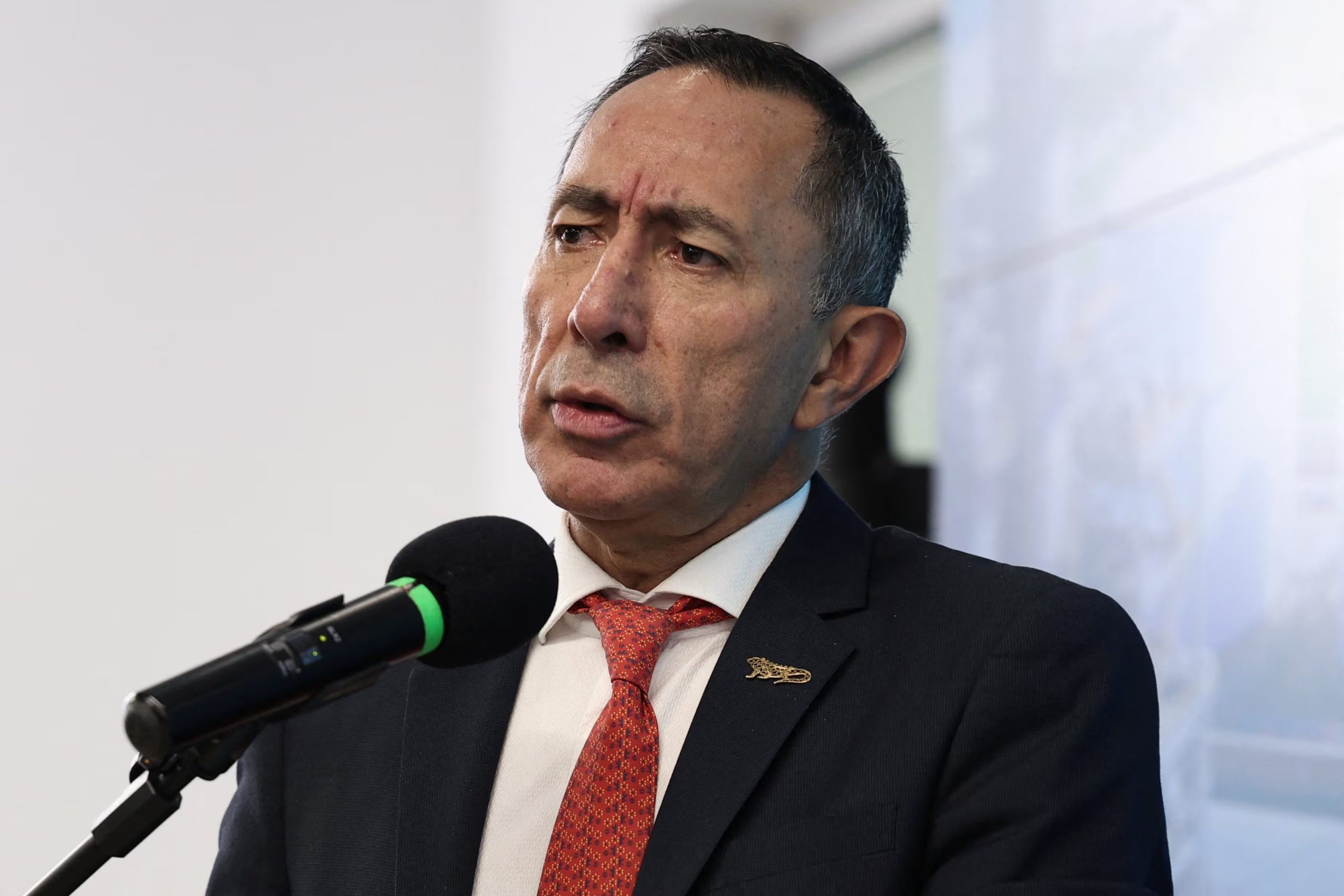 El presidente del grupo energético colombiano Ecopetrol, Ricardo Roa, está siendo investigado por la justicia colombiana - crédito Luisa González/Reuters