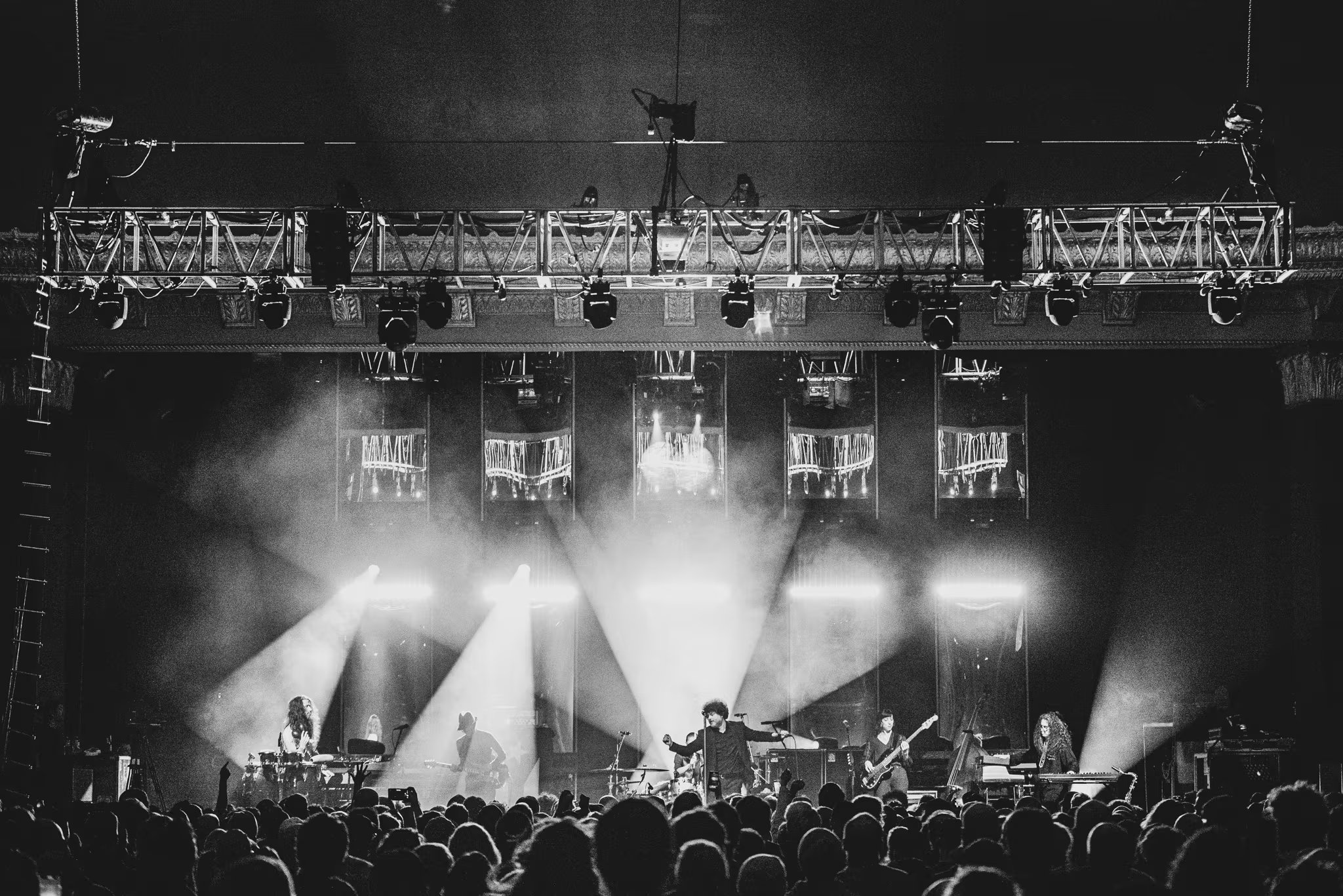 La banda de rock progresivo inició en 2001 y en 2013 tomó un pausa indefinida. Fue hasta 2022 que The Mars Volta tuvo su histórico regreso a los escenarios.
(@themarsvolta)