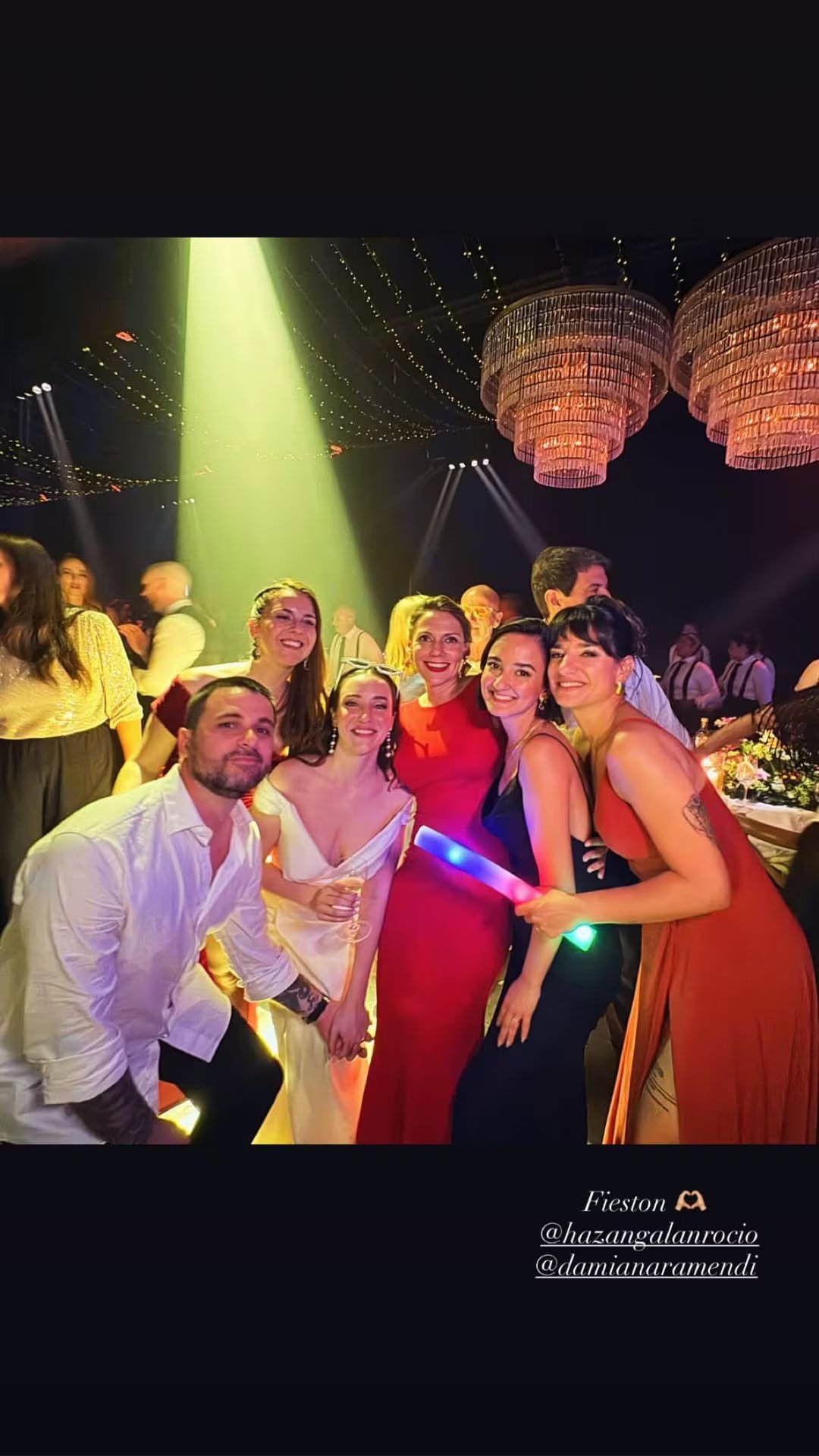 La pista de baile se llenó de amigas que celebraron con glamour y diversión