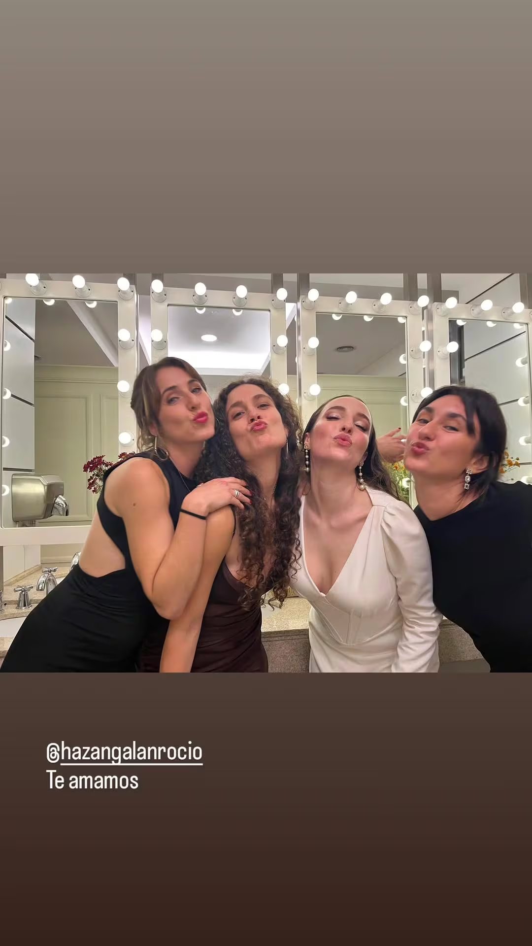 Entre brindis y risas, los invitados disfrutaron de una velada inolvidable