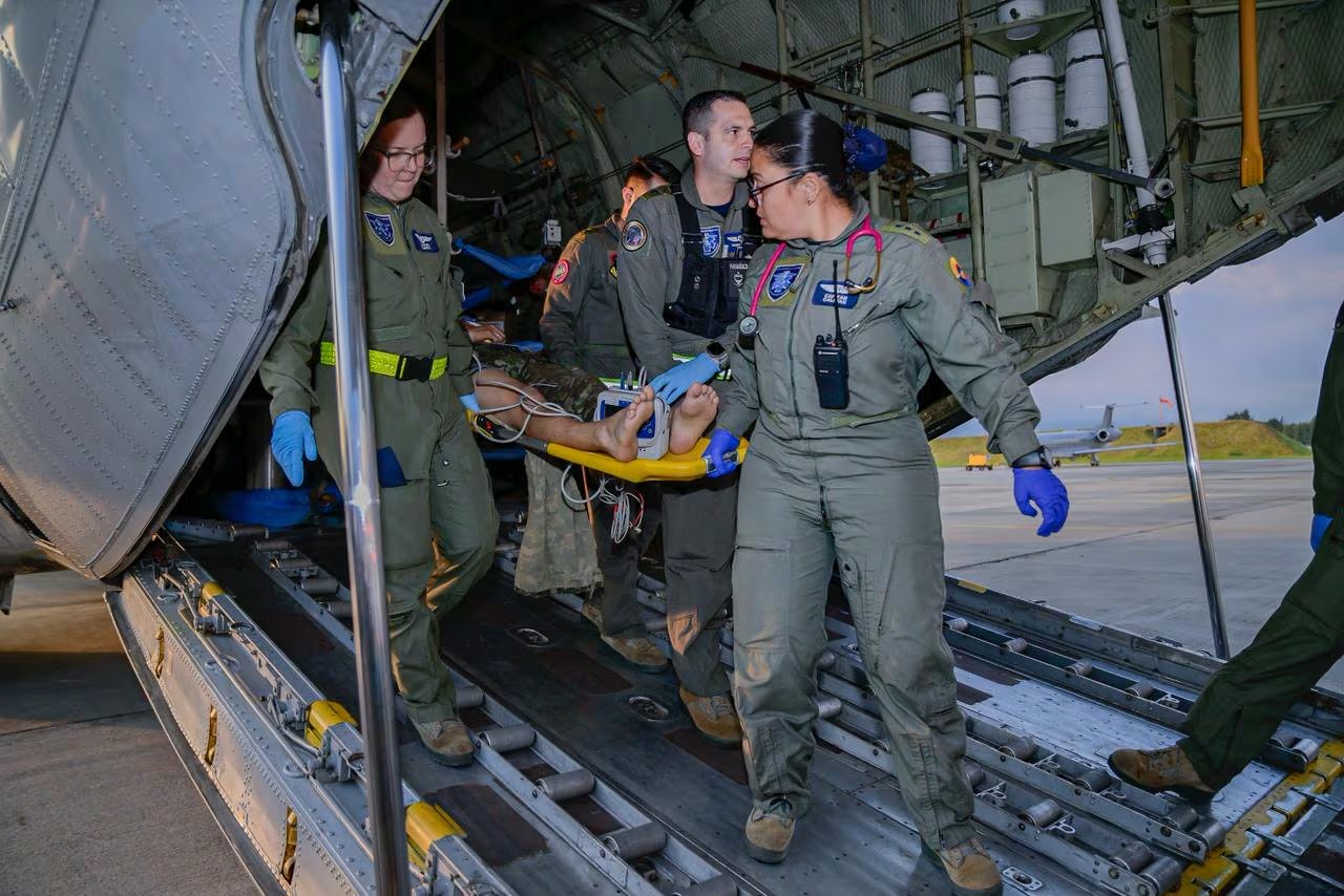 La tragedia aérea en Putumayo deja al menos 68 fallecidos y 77 heridos tras la caída de un C-130 Hércules de la Fuerza Aeroespacial Colombiana - crédito prensa MinDefensa