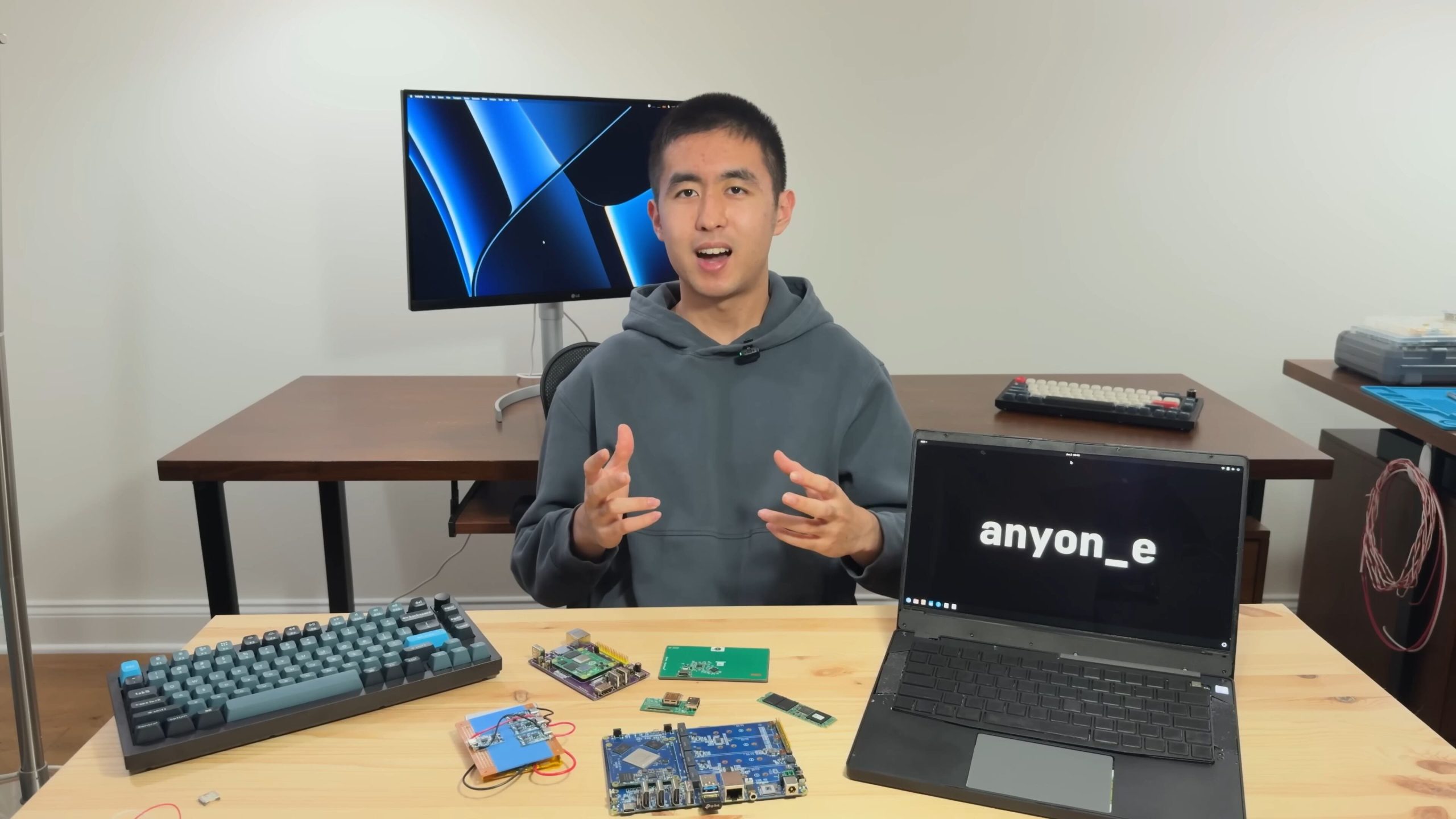 El equipo, ensamblado con el módulo FriendlyElec CM3588 y chip Rockchip RK3588, ofrece rendimiento comparable a portátiles de marcas líderes como Asus y Apple.