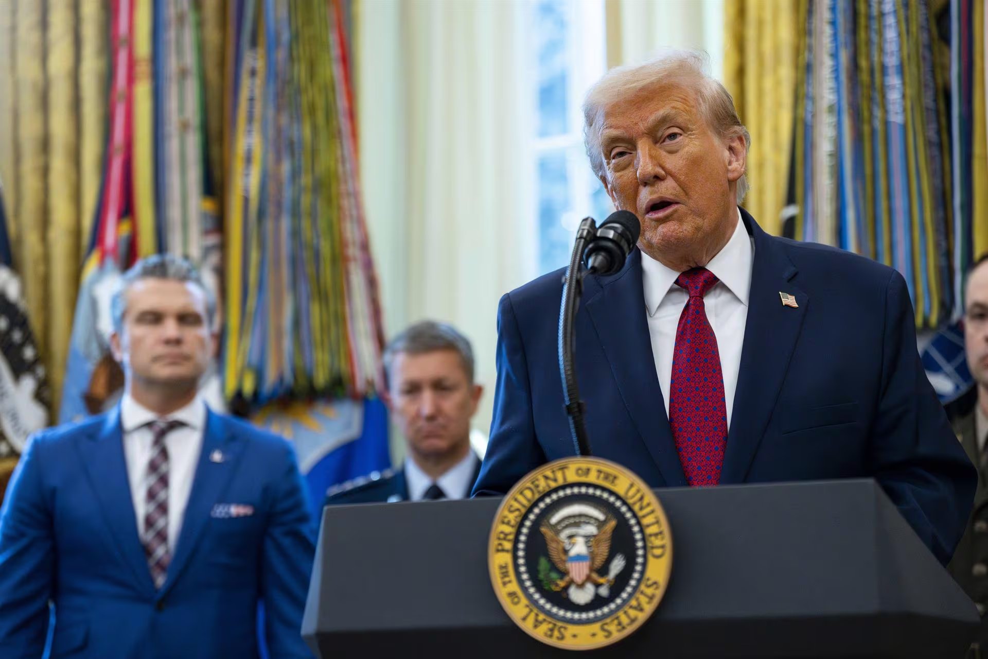 Donald Trump advirtió que más países enviarán buques de guerra al Golfo Pérsico (Europa Press)