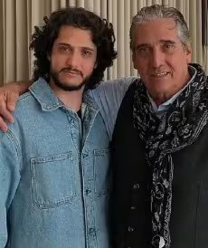 Vasco Madueño confiesa entre lágrimas que reconciliarse con Guillermo Dávila fue el mayor regalo para su madre. Captura: Vida y Milagros.