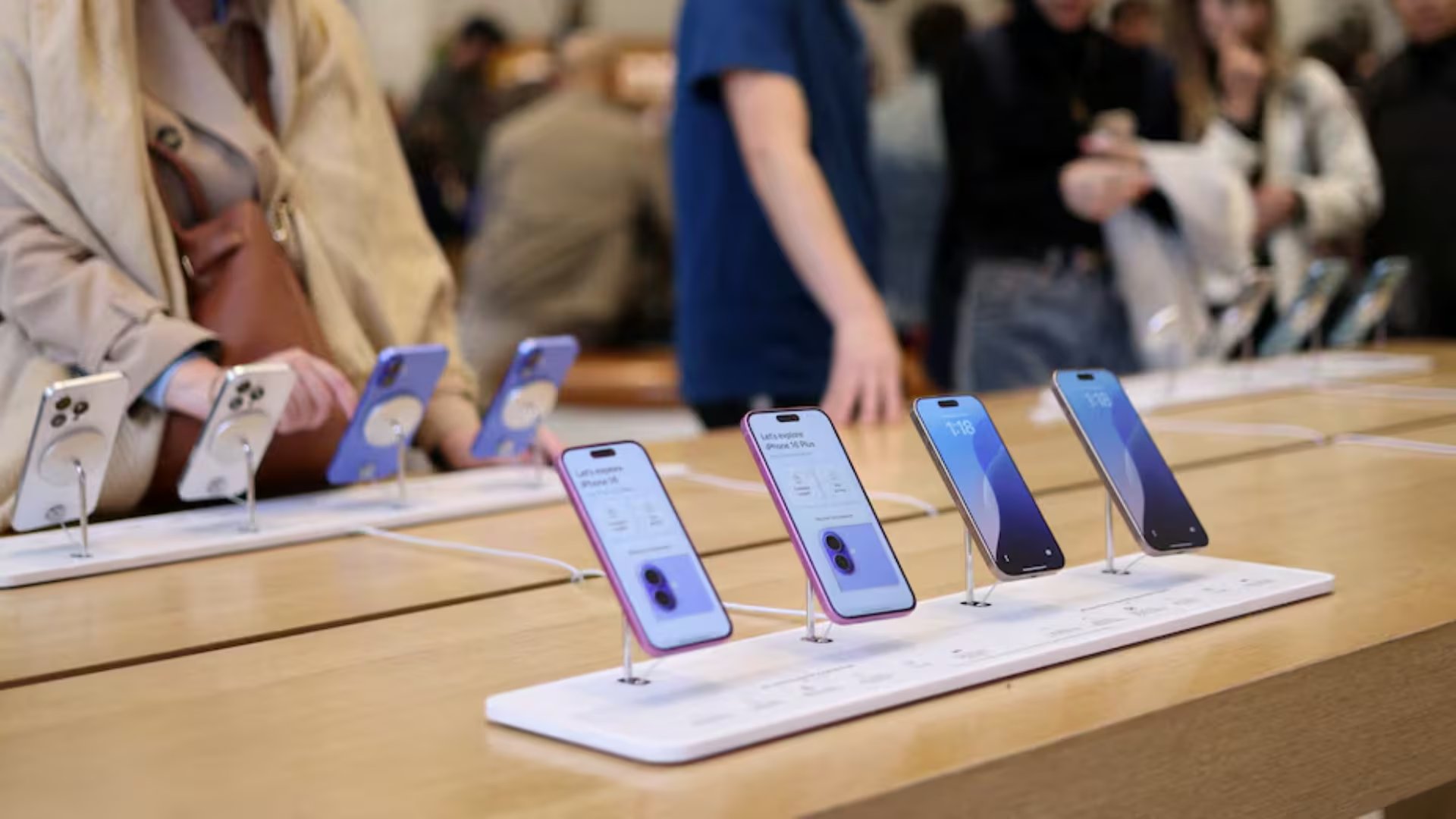 Uno de los cambios más destacados que trae iOS 26.4 se encuentra en Apple Music, que ahora ofrece un diseño renovado. 
(Reuters)