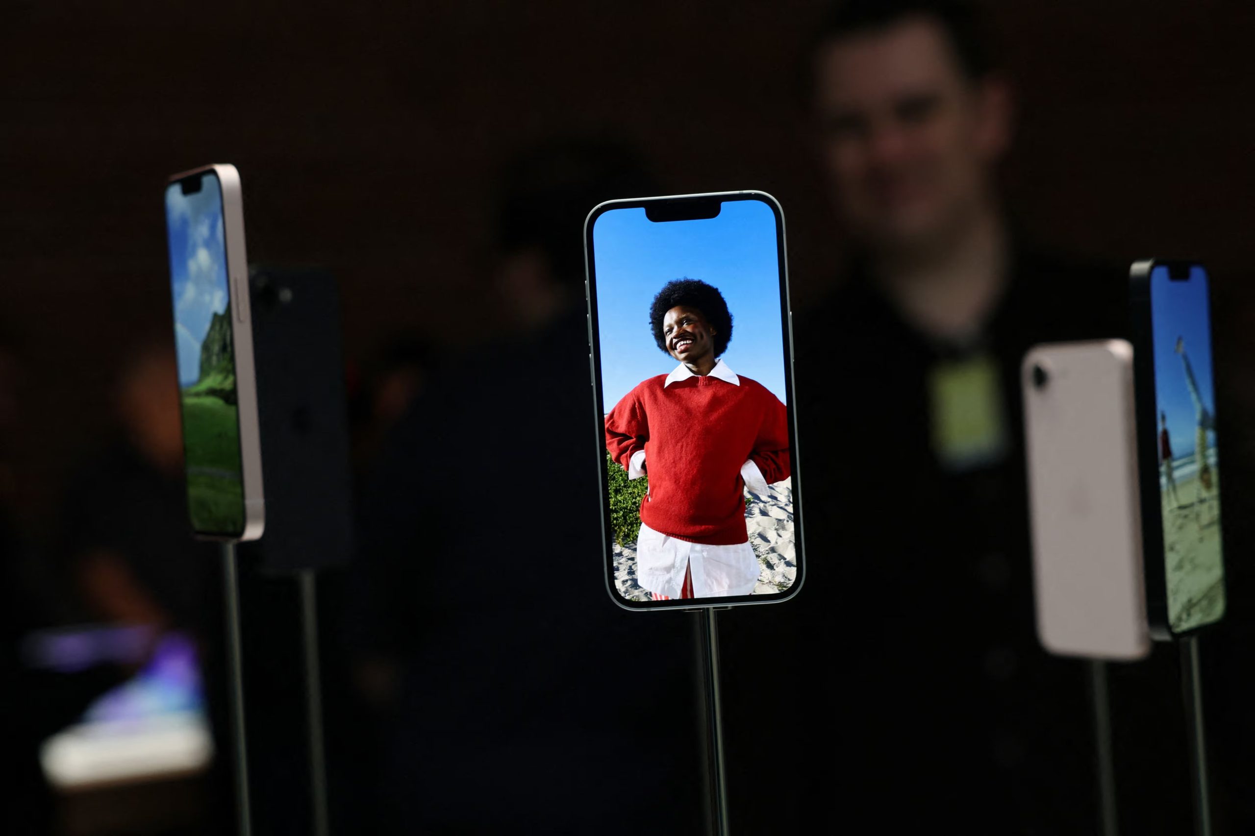 La campaña de hackeo con DarkSword se descubrió poco después de revelarse otro kit de hacking aún más avanzado. 
REUTERS/Shannon Stapleton