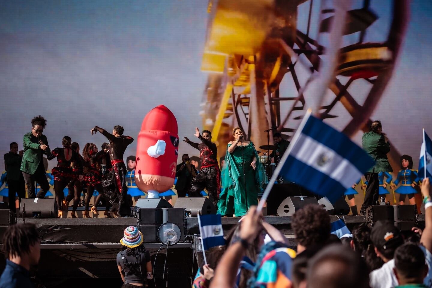 El repertorio de los Hermanos Flores en Coachella incluyó éxitos como 