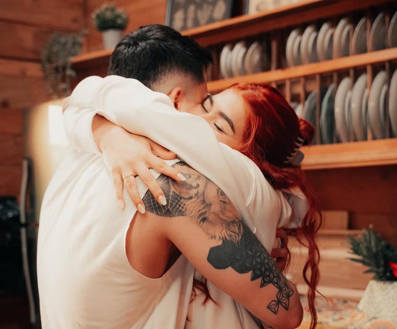 La relación entre ambos se hizo más visible tras la participación de Ximena en eventos familiares y un momento destacado en el Movistar Arena, donde compartieron un beso sobre el escenario - crédito @andyrivera/IG