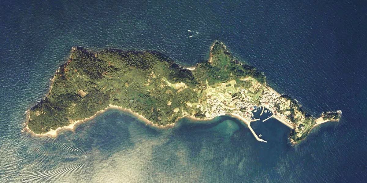 Aoshima es una pequeña isla ubicada frente a las costas de la Prefectura de Echime (Wikimedia Commons)