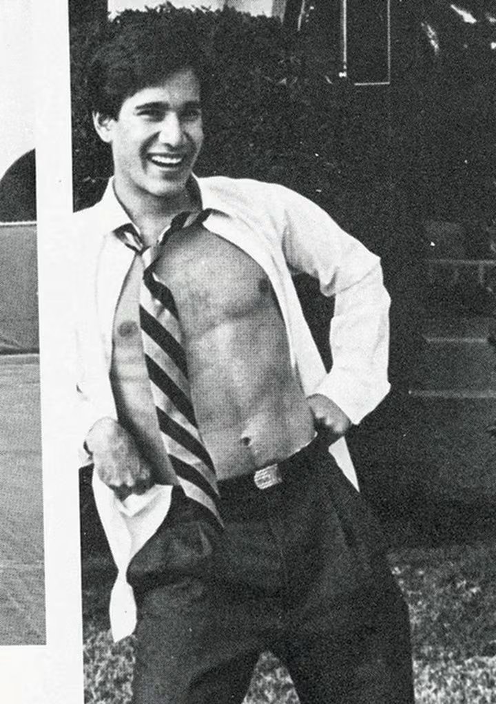 El perfil de Cunanan detallaba su habilidad para cambiar de apariencia y su costumbre de presentarse como un hombre adinerado