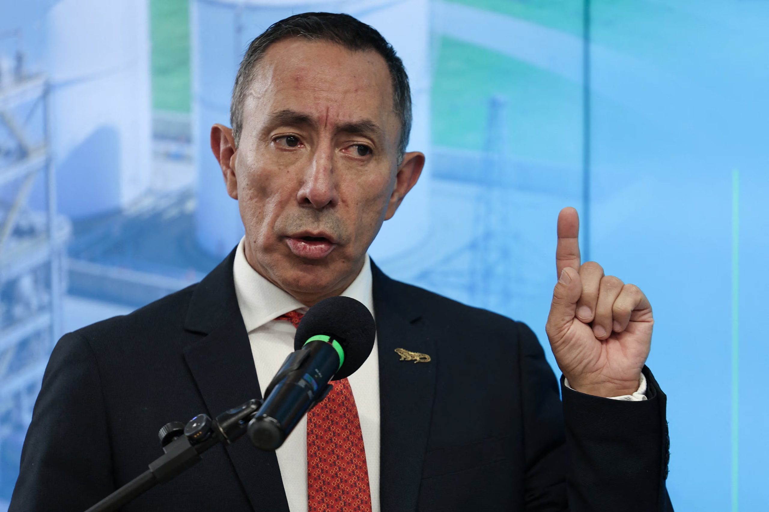 La composición de la votación expuso la debilidad del respaldo a Ricardo Roa - crédito Luisa González/Reuters 