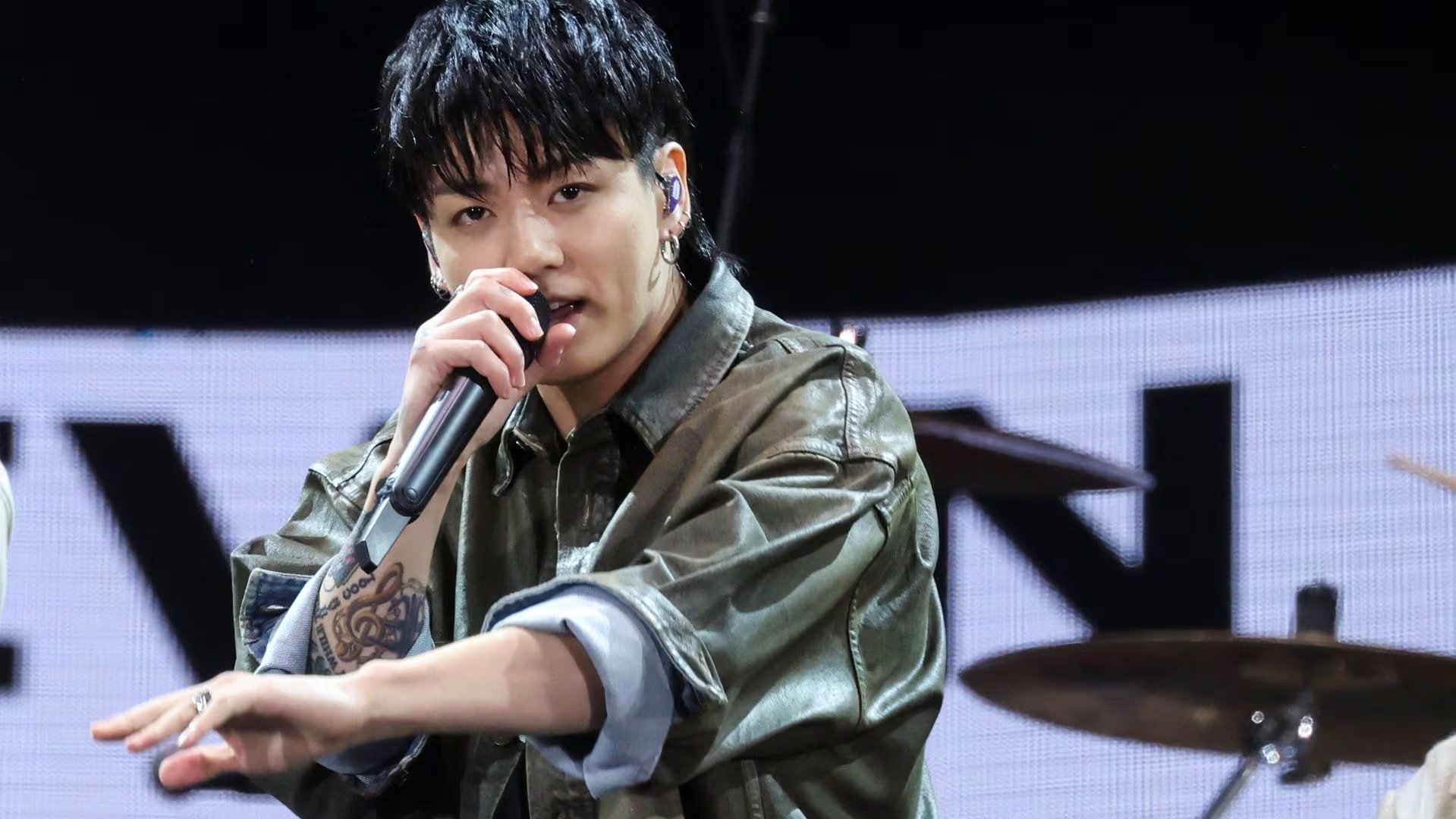 Usher habría invitado a Jungkook a participar en el Super Bowl antes de su ingreso al servicio militar.(REUTERS/Caitlin Ochs)