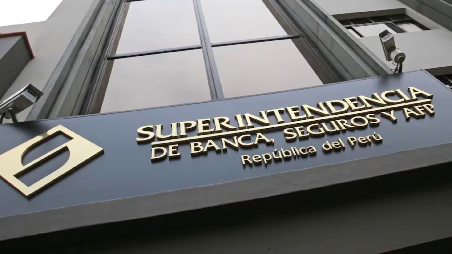 La SBS intervino dos entidades. Ya avisan que se devolverá el dinero de ahorristas de Caja Del Centro. - Crédito Andina