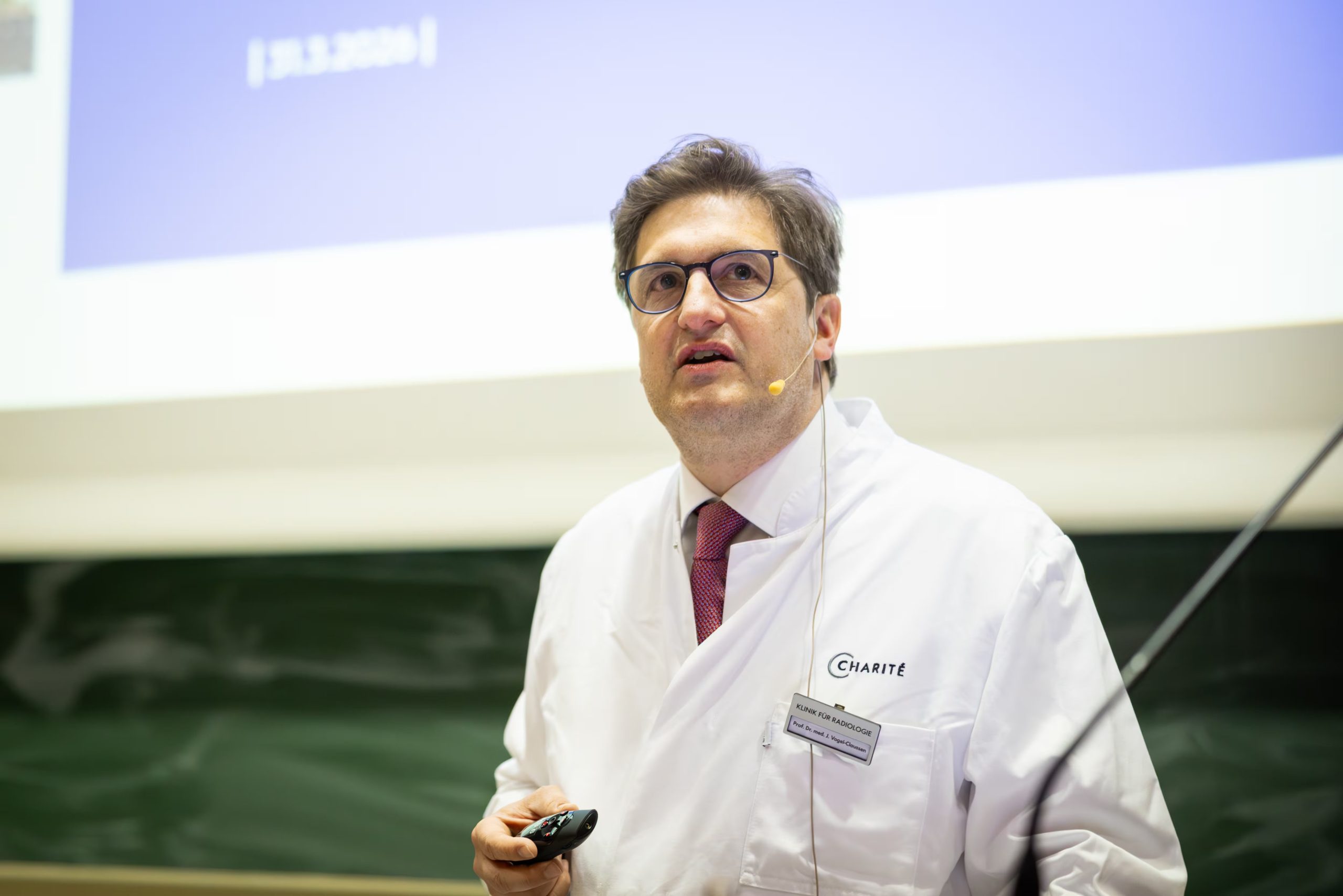 El doctor Jens Vogel-Claussen dirige la investigación en Charité Universidad de Medicina de Berlín y lidera el desarrollo del programa nacional alemán de cribado (Gero Breloer for Bayer AG)