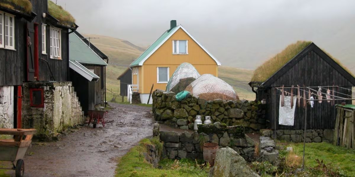 Gasadalur simboliza la resistencia de la vida rural en Europa frente a la despoblación (Wikimedia Commons)