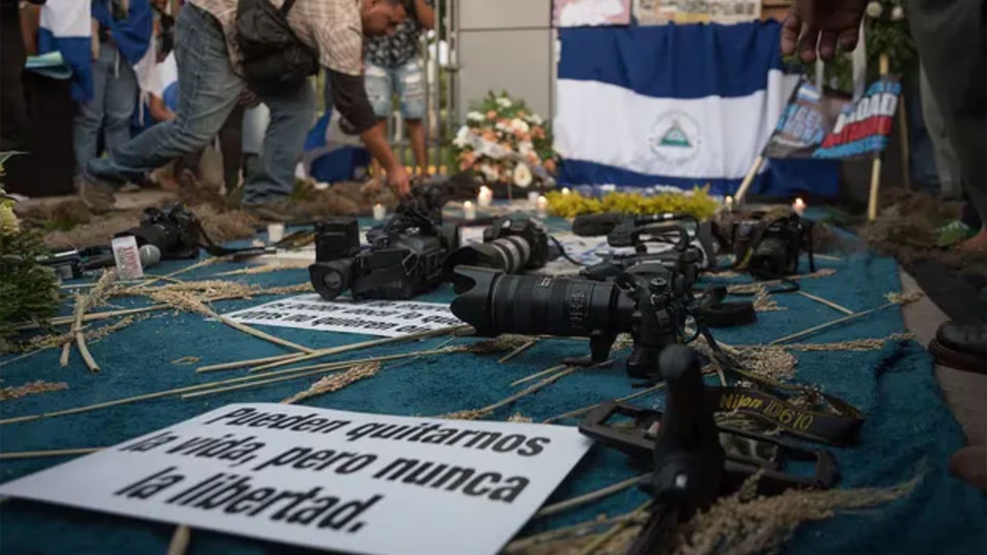 La censura del régimen de Ortega dejó decenas de periodistas en prisión, al menos 61 medios cerrados o confiscados y más de 309 periodistas forzados al exilio