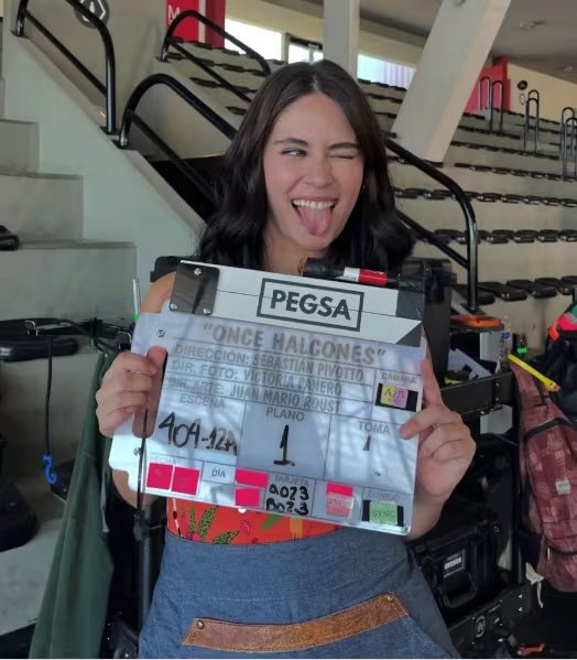 Claikah, actriz y cantante, en diálogo con Infobae sobre su papel en O11CE: Nueva Generación, donde interpreta a Eva, el personaje que marca un hito en la representación de la diversidad sexual en Disney Argentina. (Disney+)