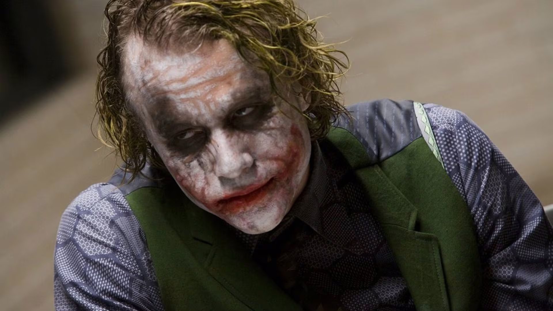 Heath Ledger realizó una interpretación memorable de El Guasón, considerada la transformación más impactante del filme (SOCIEDAD CULTURA WARNER BROS.)