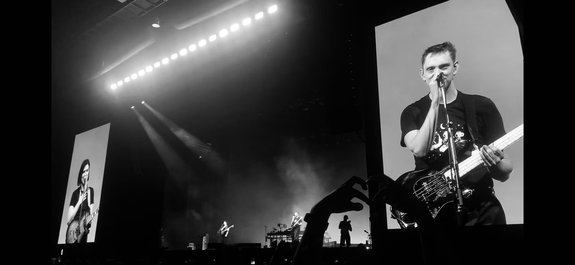 El coro al ritmo de 'I can’t give it up' fue el broche final que marcó el inicio de una nueva era para The xx y su gira que sitúa a México como su punto de partida. (Foto: Raúl A. González/Infobae México)