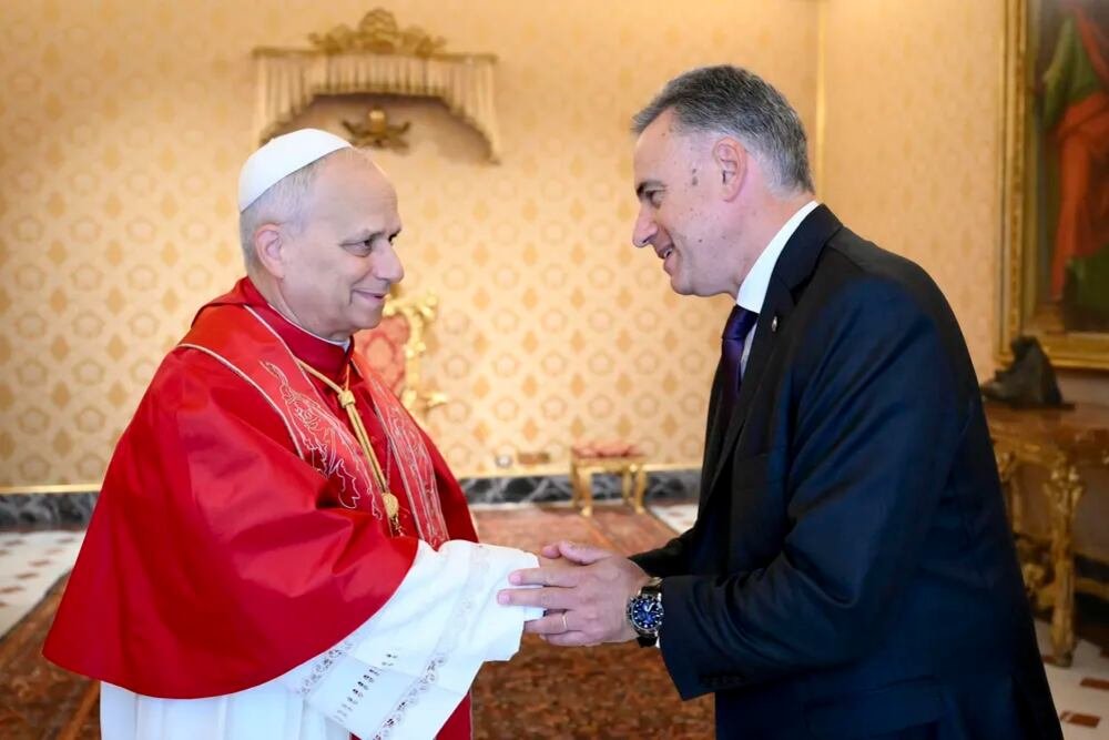 El Papa León XIV con el presidente uruguayo Yamandú Orsi (EFE)