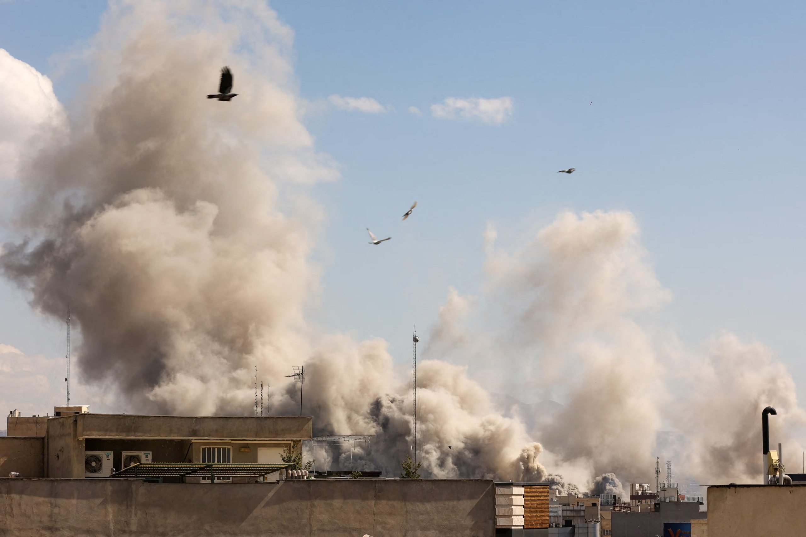 El papa llama a construir puentes de reconciliación, invitando a evitar la guerra y a trabajar por la paz internacional desde la fe. (REUTERS/ARCHIVO)