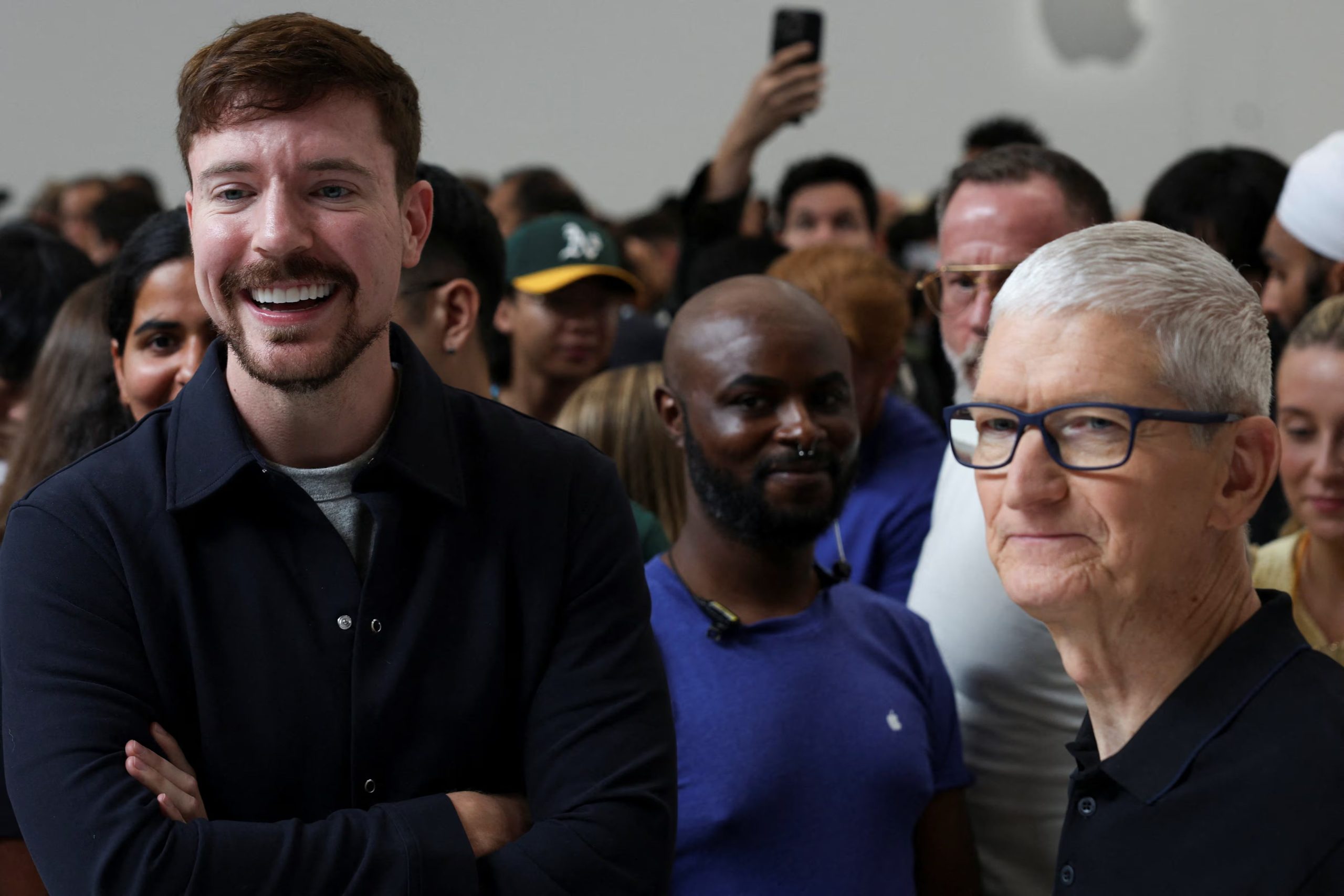 La colaboración intercultural y la integración de ideas diversas impulsan la innovación y la expansión global de Apple en el sector tecnológico (REUTERS/Manuel Orbegozo)