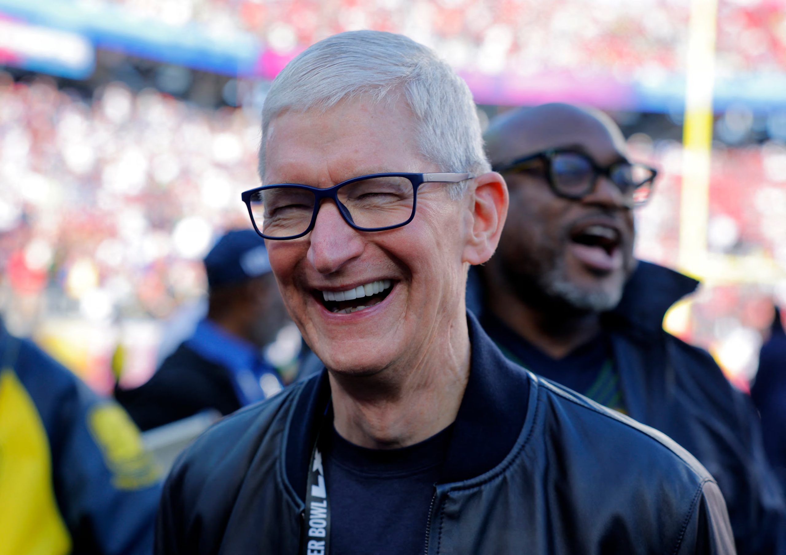 Contratar talento adecuado y fortalecer valores sólidos permite a Apple mantener su misión de crear productos excepcionales que mejoran la vida de los usuarios (REUTERS/Mike Blake)