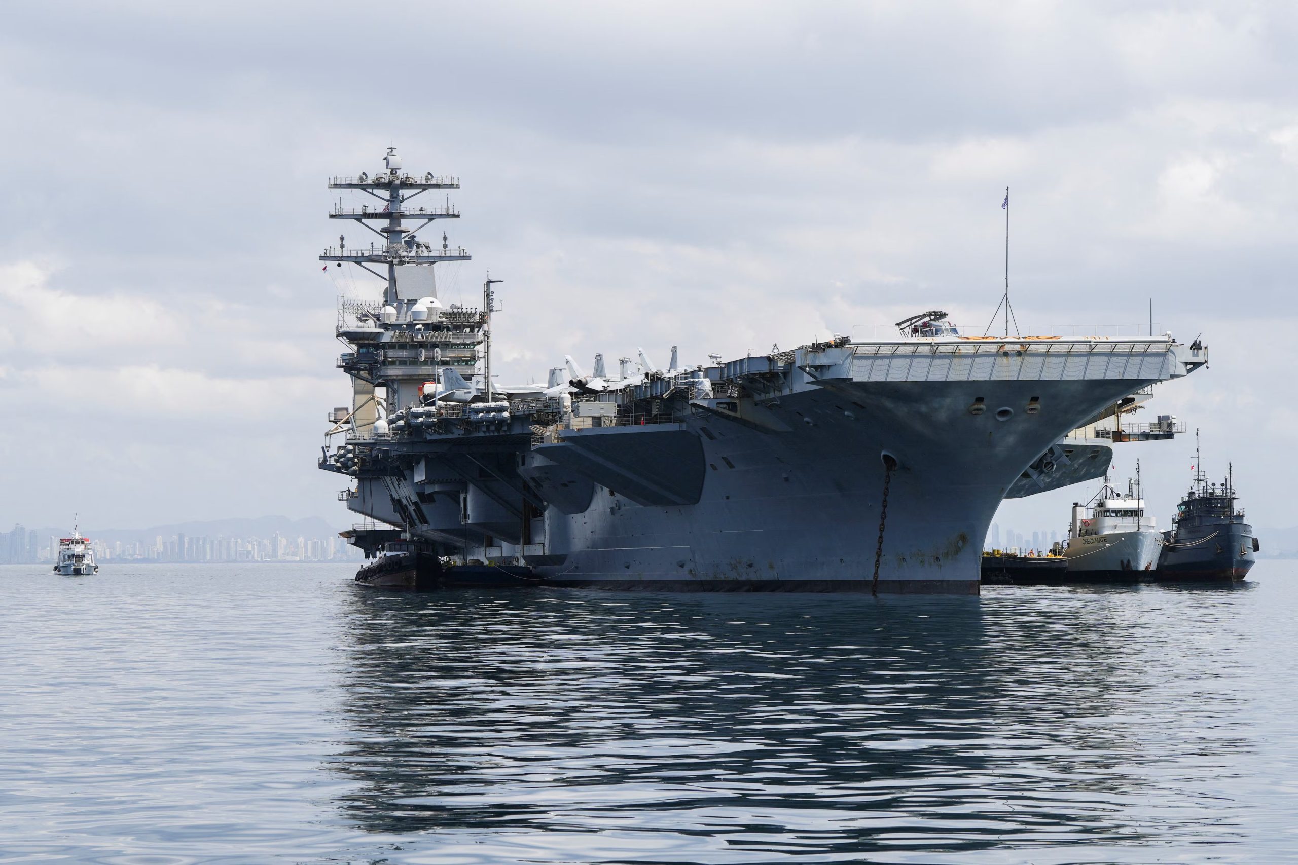 El portaaviones norteamericano Nimitz visitará varios países de América Latina (REUTERS/Enea Lebrun)