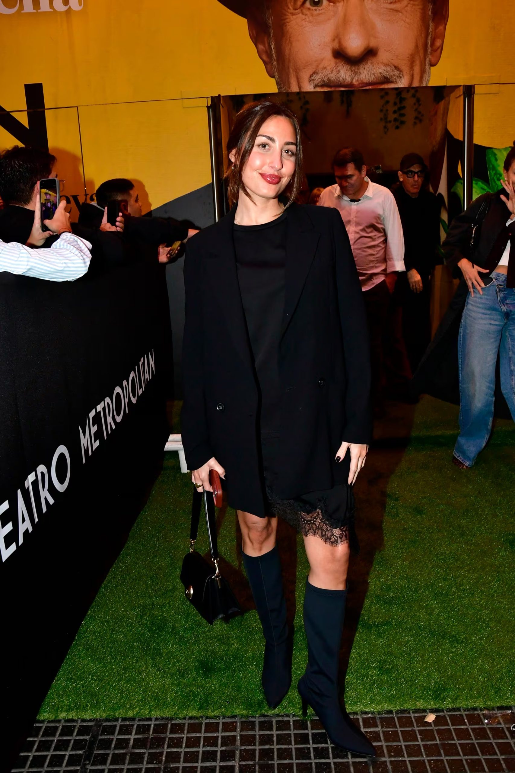 Yoyi Francella acompañó a su padre en un nuevo estreno teatral