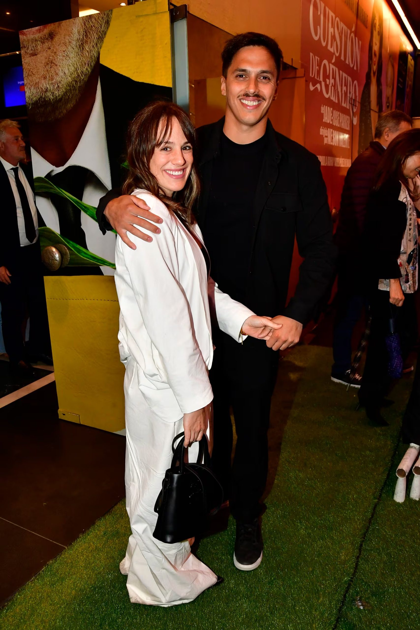 Mica Lapegüe y Tomás Bartolomé esperan su primer hijo juntos