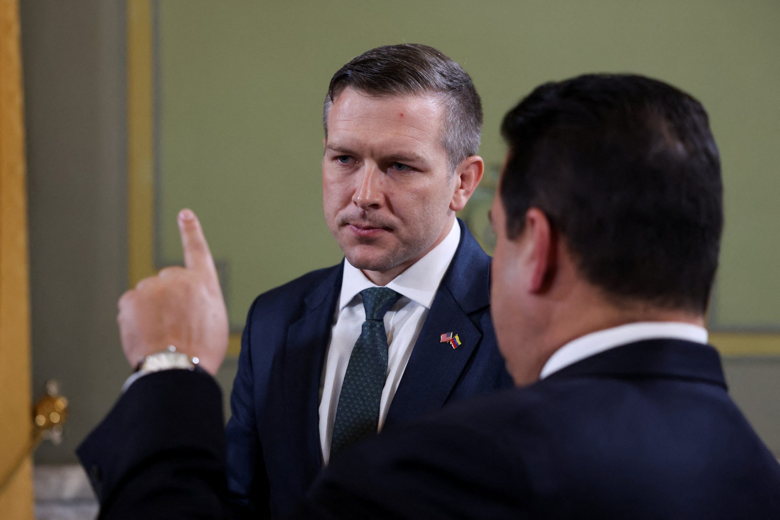 El subsecretario de Energía de Estados Unidos, Kyle Haustveit, en su reunión con Delcy Rodríguez (REUTERS/Leonardo Fernandez Viloria)