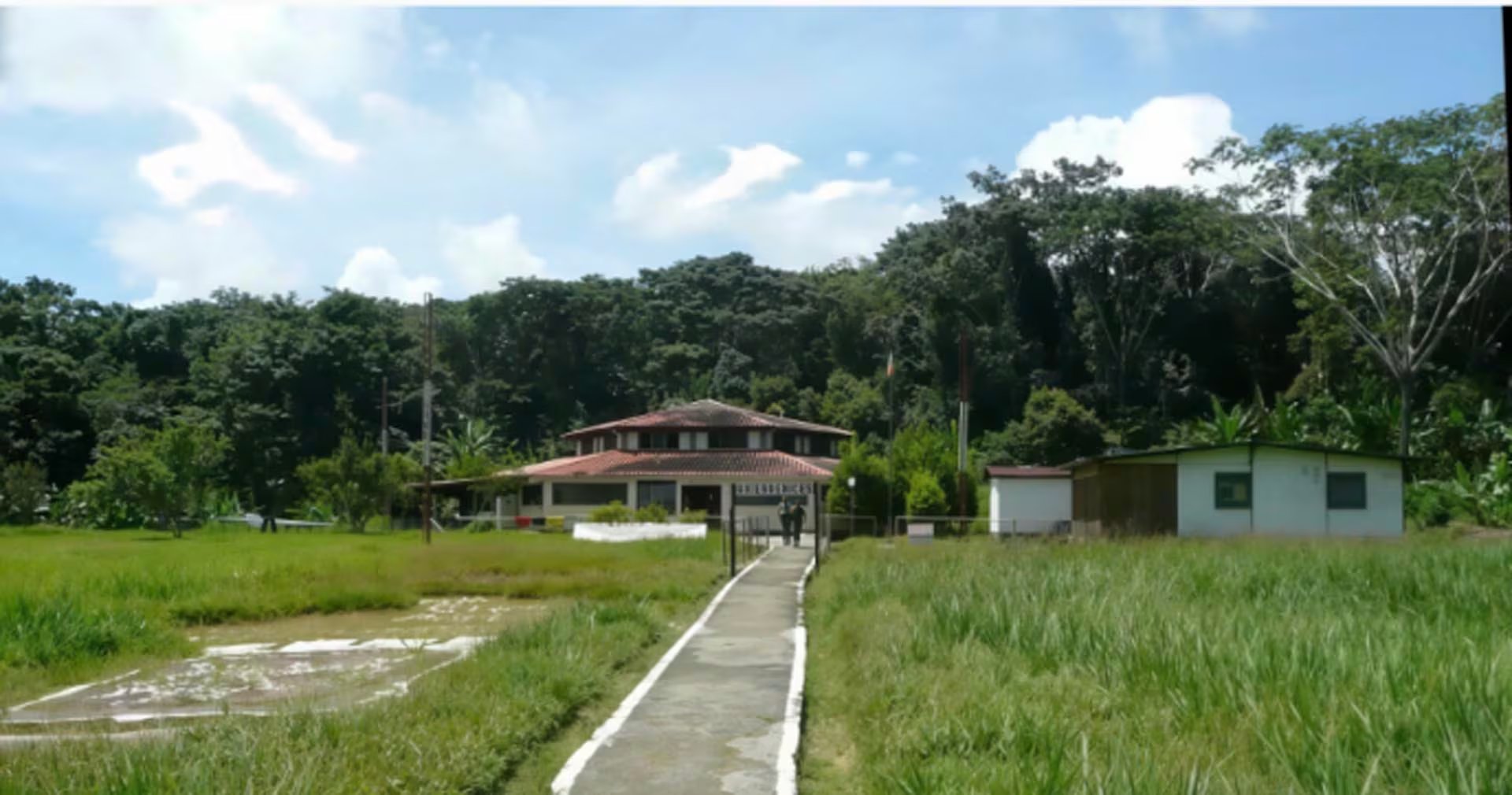 En este lugar está la instalación militar en la que habría aterrizado y despegado la aeronave