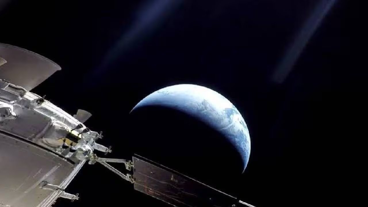 La Tierra, vista como un globo brillante desde Orión, dejó a la tripulación sin palabras por su belleza desde el espacio profundo (NASA).
