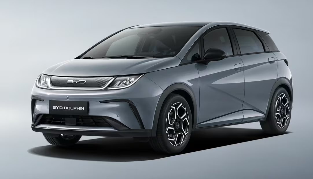 Para activar la llave digital, hay que descargar la app del fabricante y validar la propiedad con datos personales. (BYD)