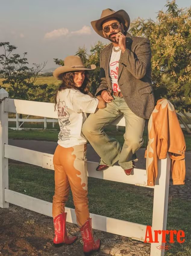 Las prendas de Arre incluyen playeras, camisas, gorras y pantalones con frases alusivas al Charro de Huentitán, reforzando el legado de Vicente Fernández (IG)