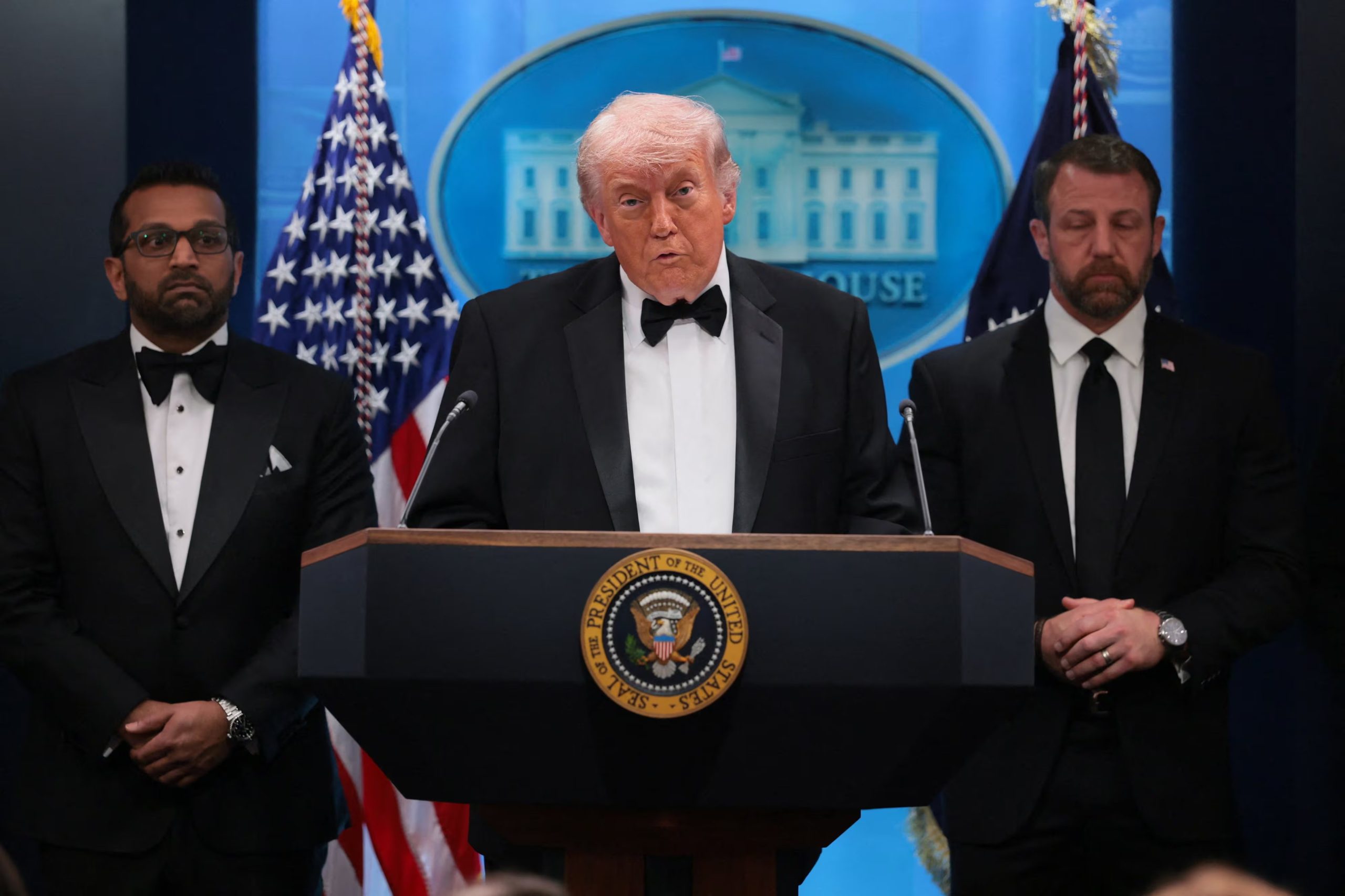 El presidente de Estados Unidos, Donald Trump, ofrece una rueda de prensa en la Casa Blanca tras un tiroteo ocurrido durante la cena anual de la Asociación de Corresponsales de la Casa Blanca, en Washington, D.C., EE. UU., el 25 de abril de 2026 (REUTERS/Jonathan Ernst)