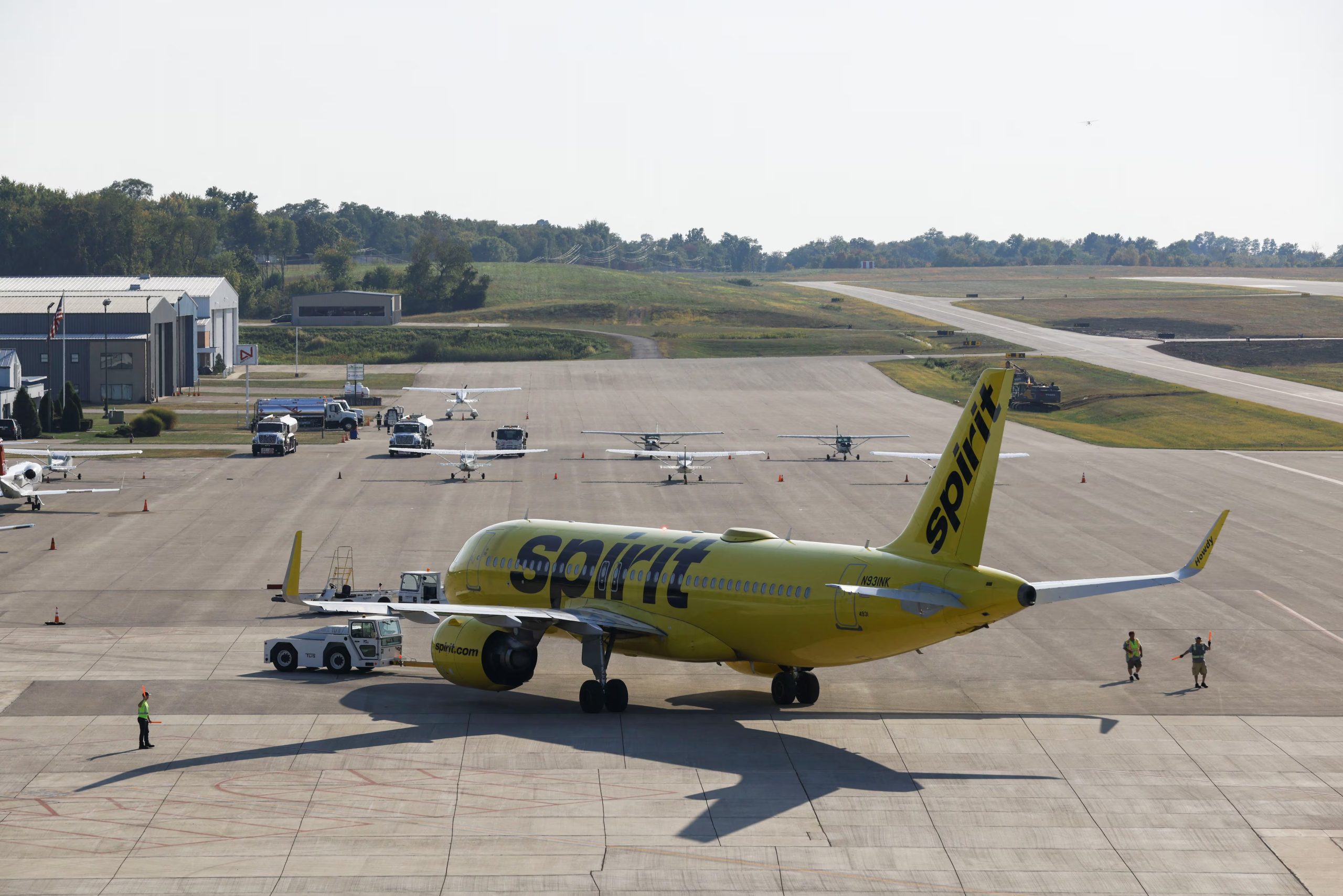 El aumento sostenido del precio del combustible pone en riesgo la viabilidad de Spirit Airlines y afecta sus operaciones en Fort Lauderdale-Hollywood y Miami. (REUTERS/Quinn Glabicki)