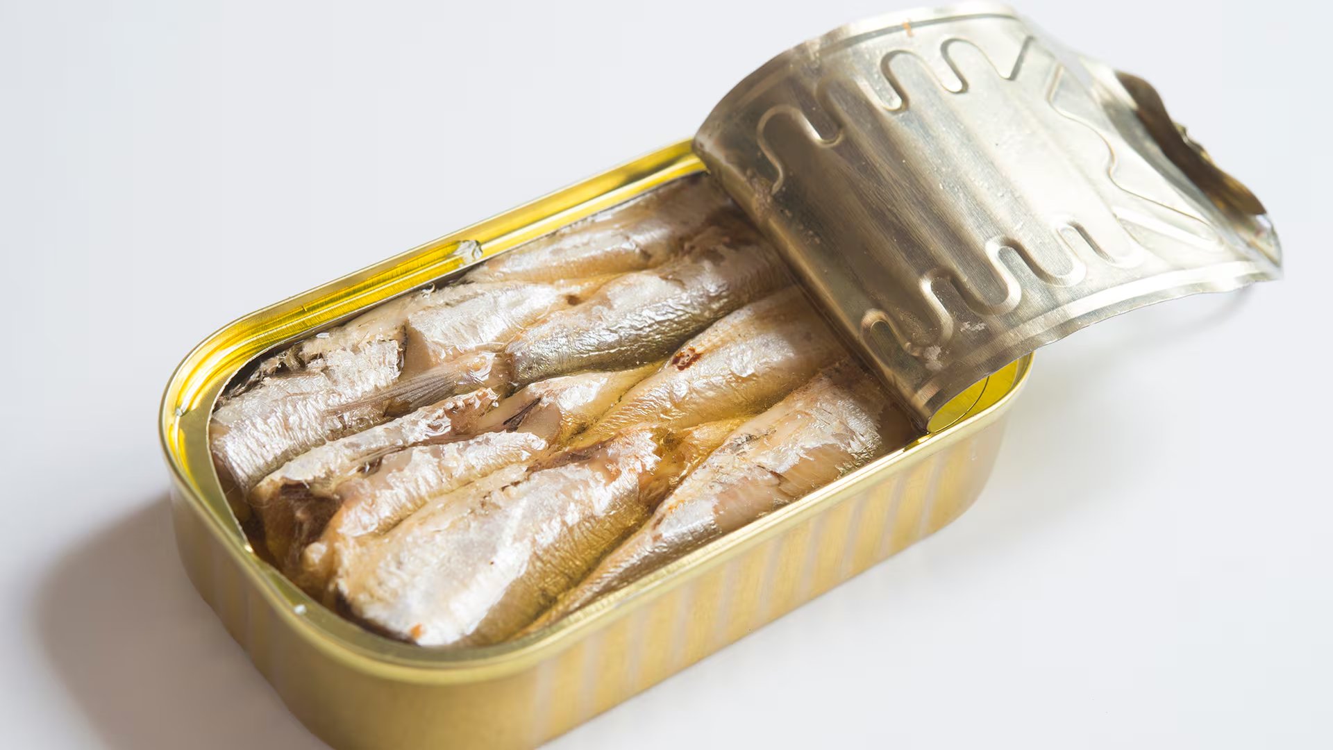El consumo elevado de sardinas generó sensación de autocontrol, reducción de antojos y mayor ligereza física (Freepik)