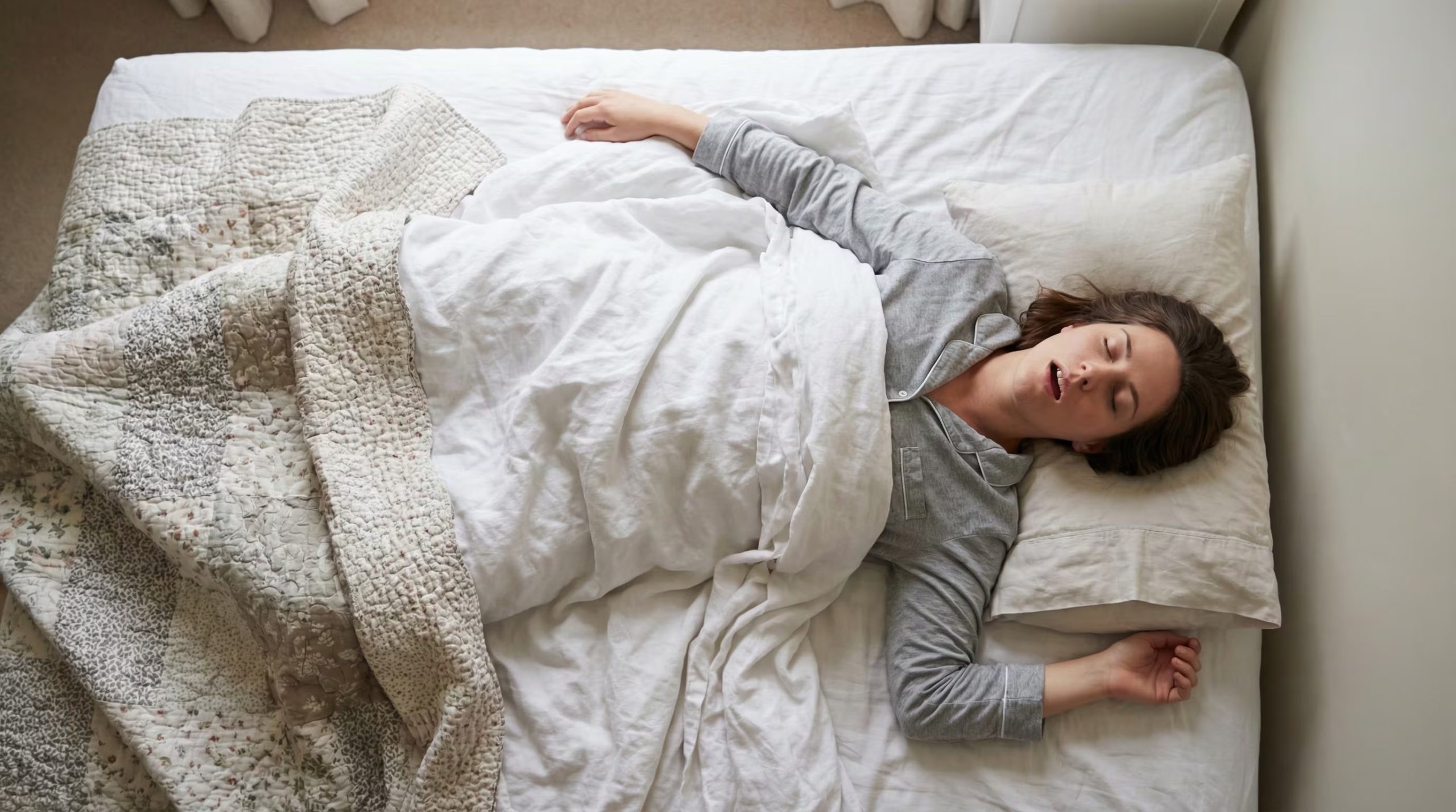 Durante el sueño profundo, el cerebro elimina toxinas metabólicas como las proteínas beta-amiloide y tau, asociados al riesgo de Alzheimer (Imagen Ilustrativa Infobae)