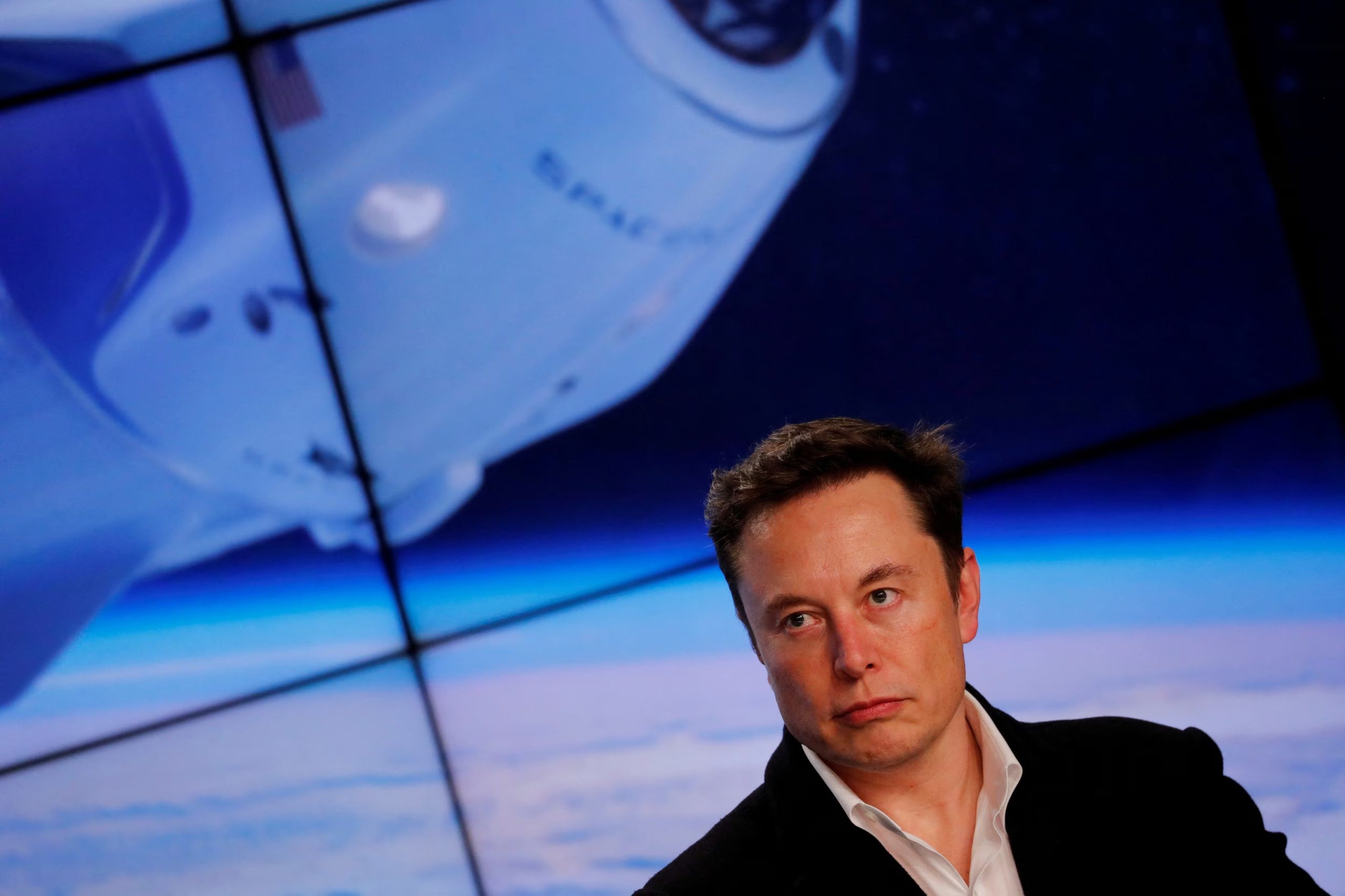 Tras el rechazo de Apple, Musk anunció la alianza de SpaceX y T-Mobile para lanzar Starlink Direct to Cell, extendiendo la conectividad satelital global a cualquier smartphone. (REUTERS/Mike Blake/File Photo)