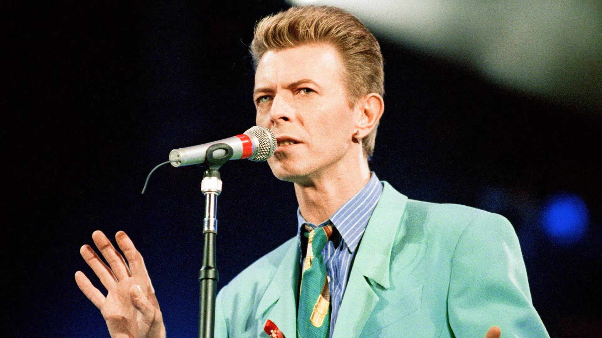 David Bowie también fue de la partida aquel 20 de abril de hace 34 años en Wembley