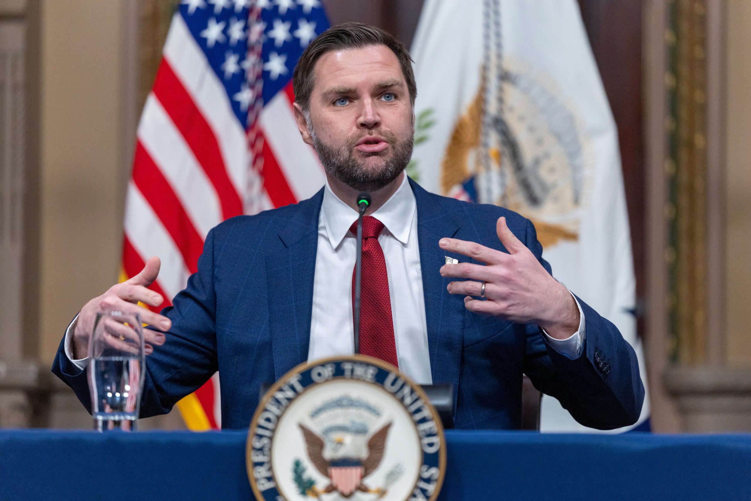 Foto del vicepresidente de Estados Unidos, JD Vance, del 27 de marzo de 2026. EFE/SHAWN THEW
