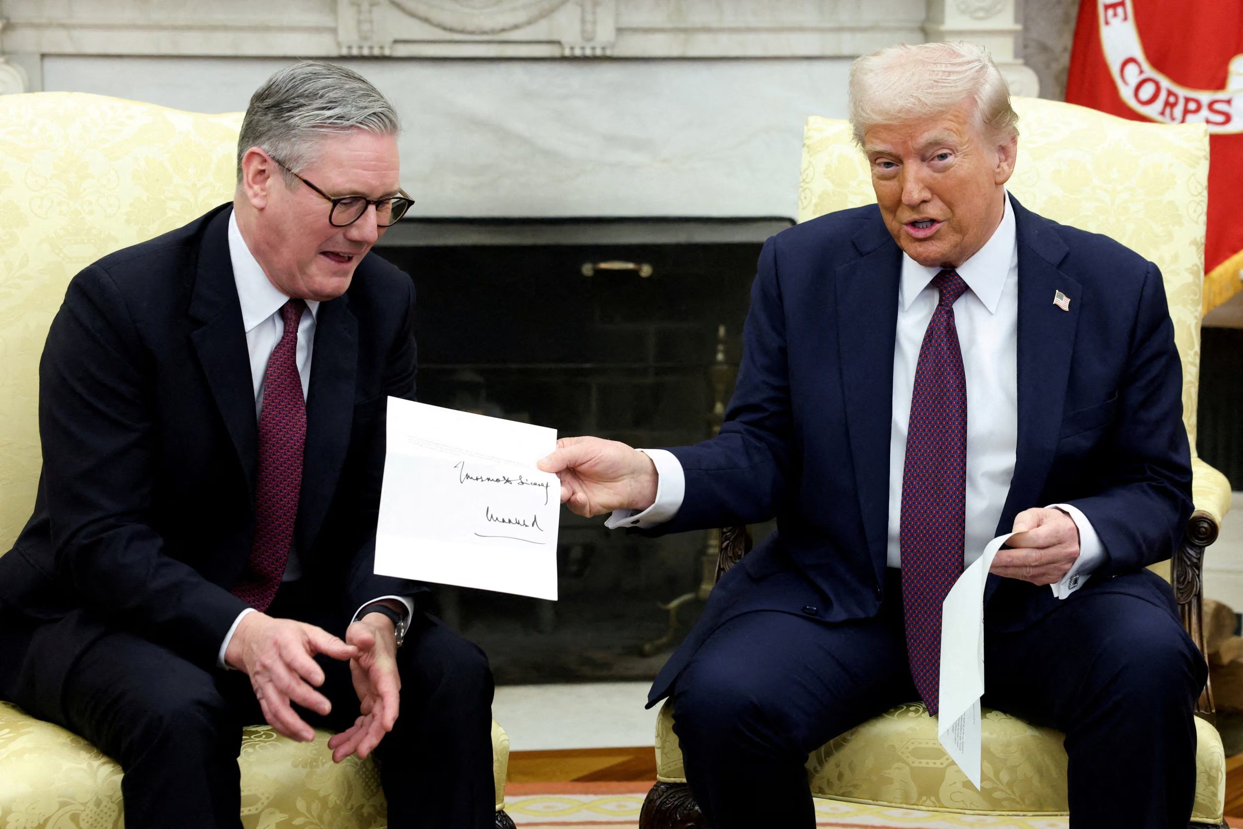 Líderes británicos como Keir Starmer, manifestaron alivio por la ausencia de víctimas fatales y destacaron el apoyo bilateral pese a las diferencias (REUTERS/Kevin Lamarque)