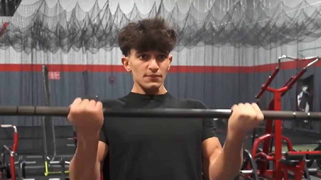 Videos con hashtags promotores de esteroides acumularon 587 millones de visualizaciones en Estados Unidos entre 2020 y 2023, con mayor impacto en jóvenes de 18 a 24 años. (CBS News)