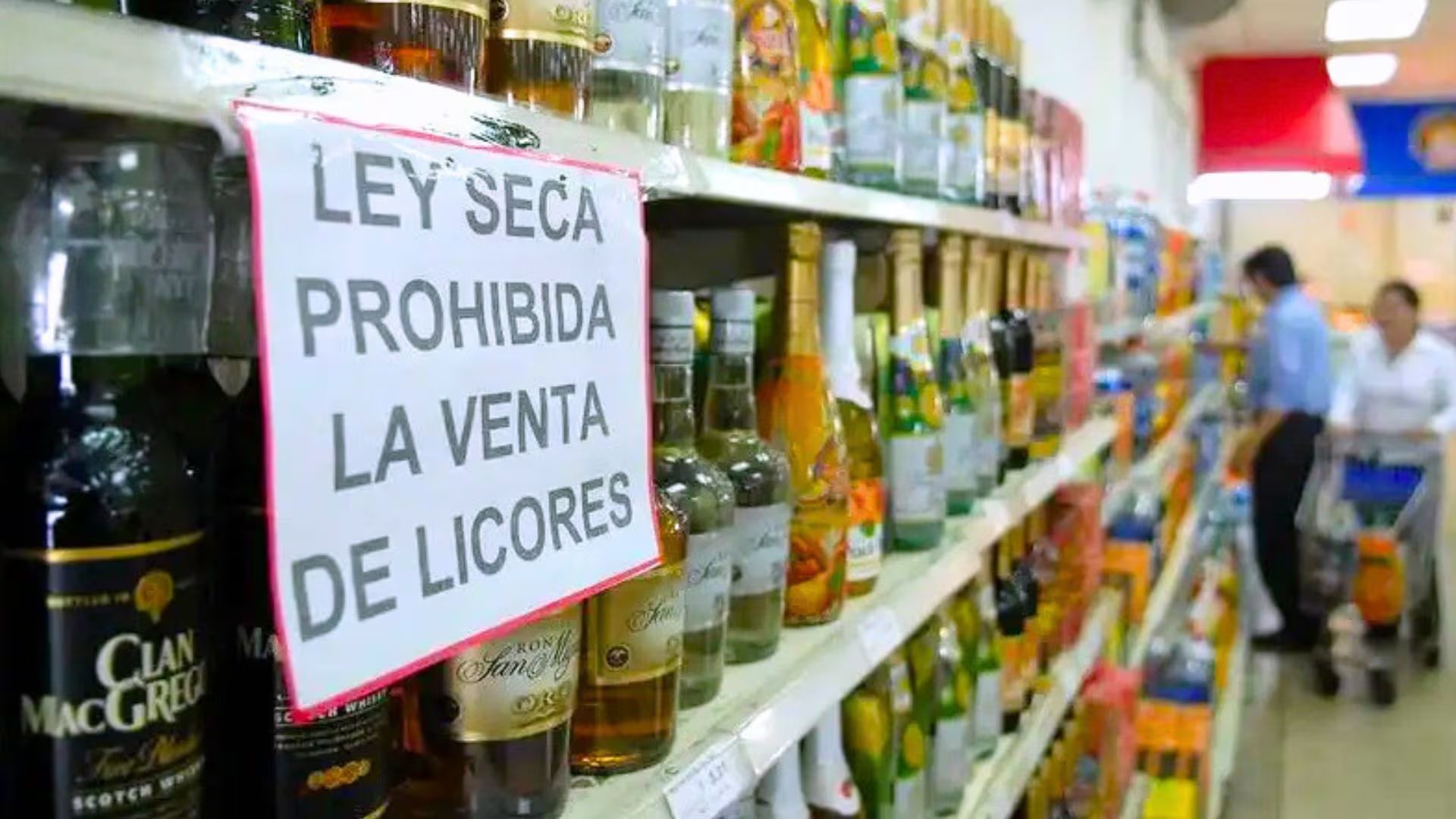 Los ciudadanos no están impedidos de tomar bebidas alcohólicas durante las elecciones, pero la Ley seca impide que se vendan productos. - Crédito Andina
